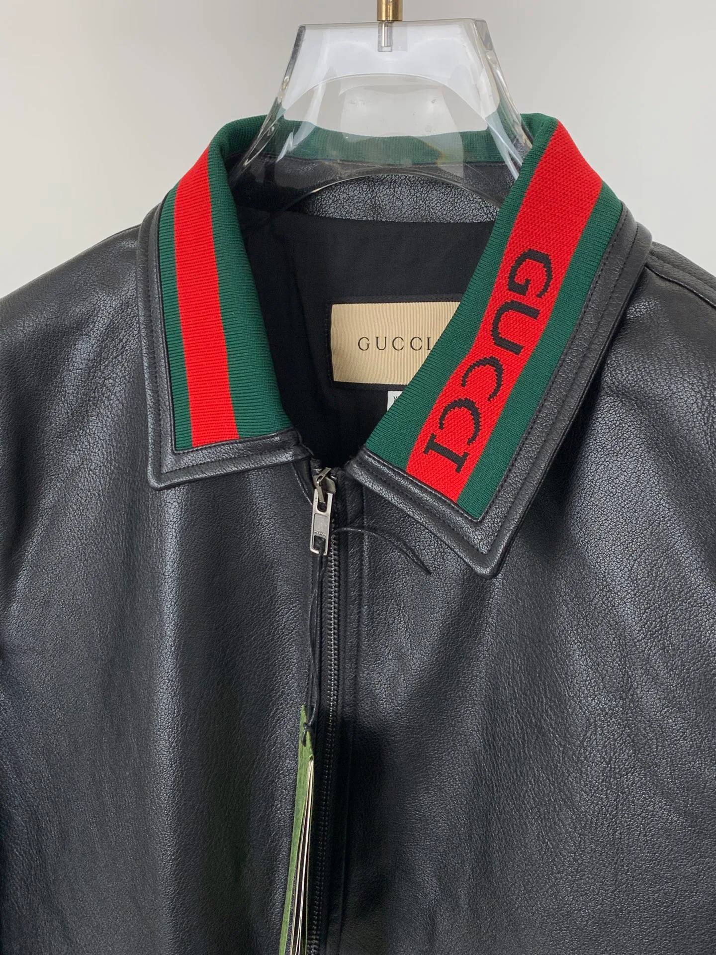 Кожаные Куртки И Дублёнки Мужские Gucci 607763