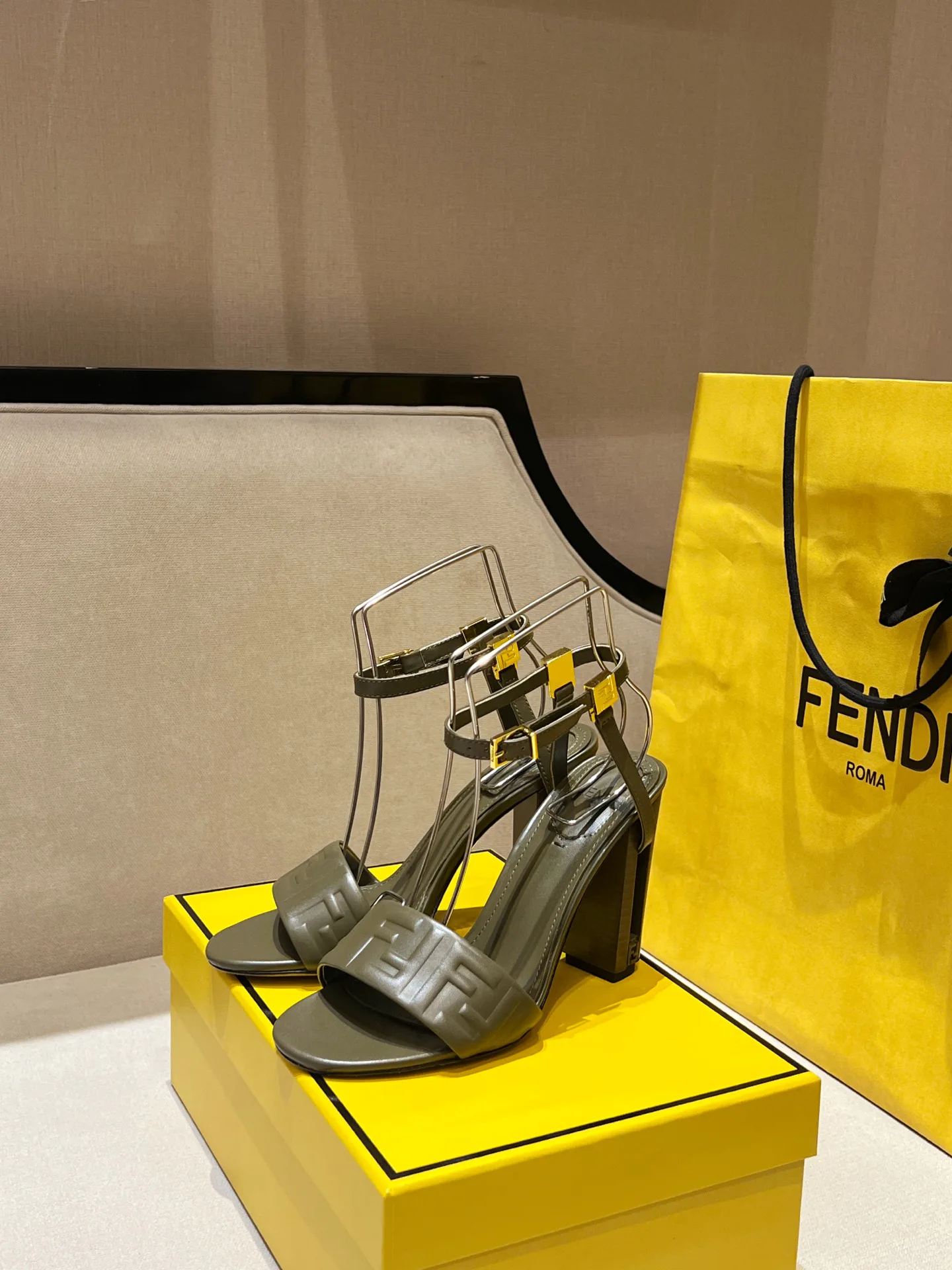 Босоножки Женские Fendi 9289001