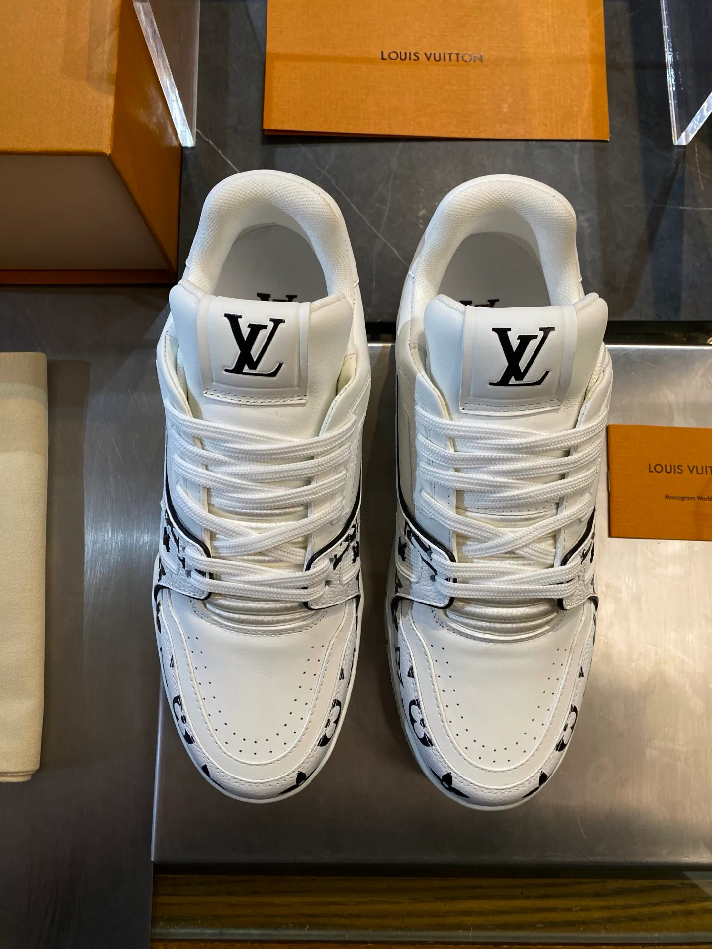 Кроссовки Женские Louis Vuitton 1276799