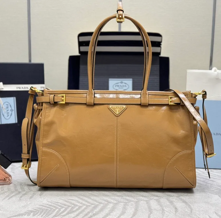 Классические Сумки Женские Prada 11462536