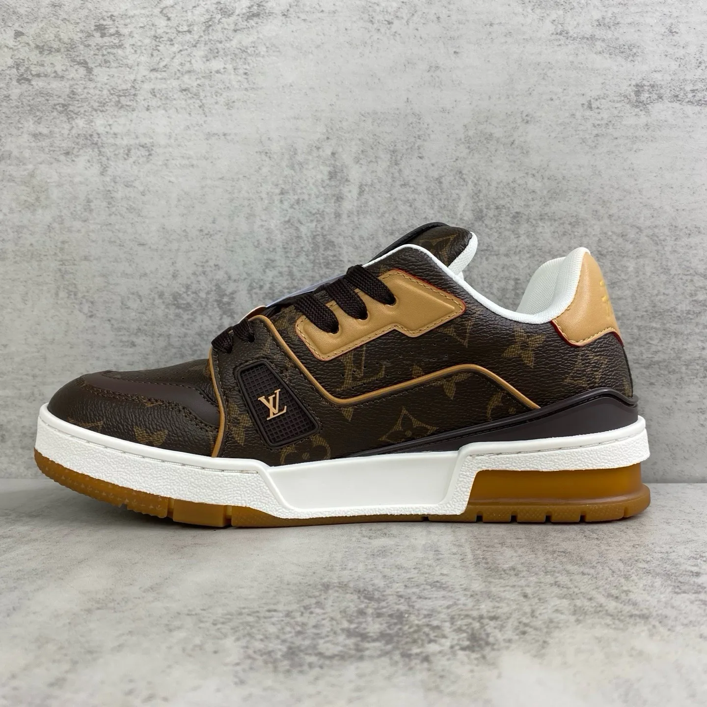 Кроссовки Женские Louis Vuitton 18810891