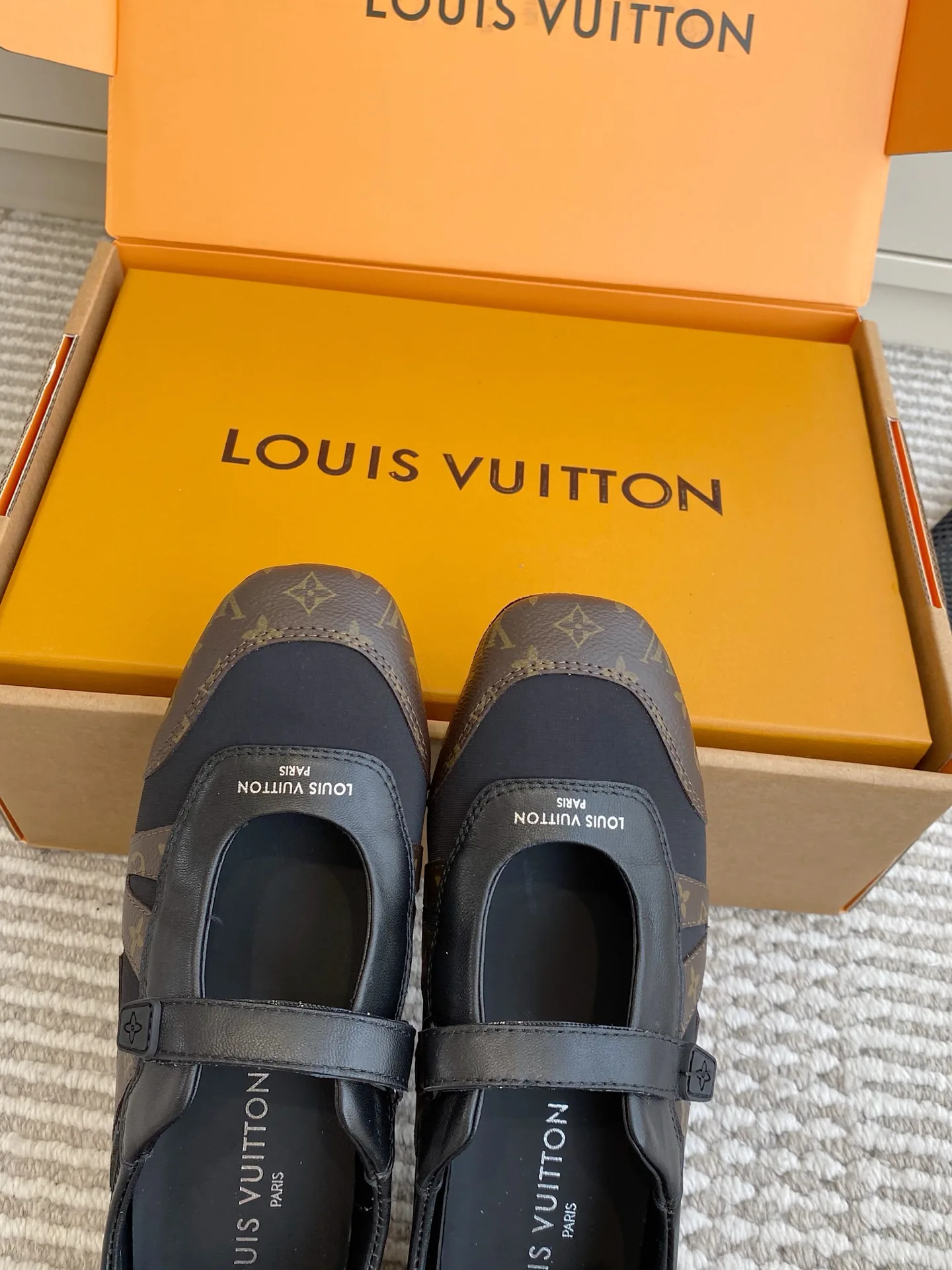 Кроссовки Женские Louis Vuitton 11304076