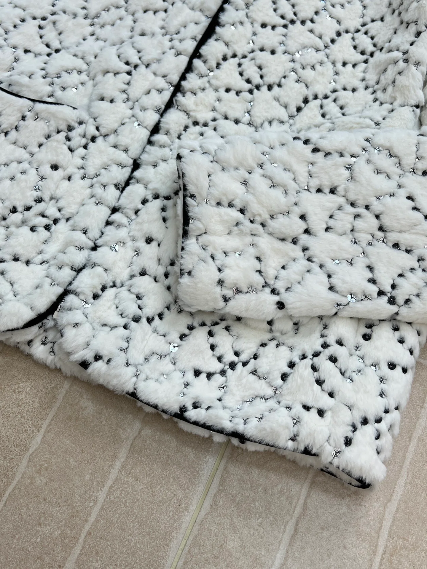 Куртки И Пуховики Женские Chanel 441557