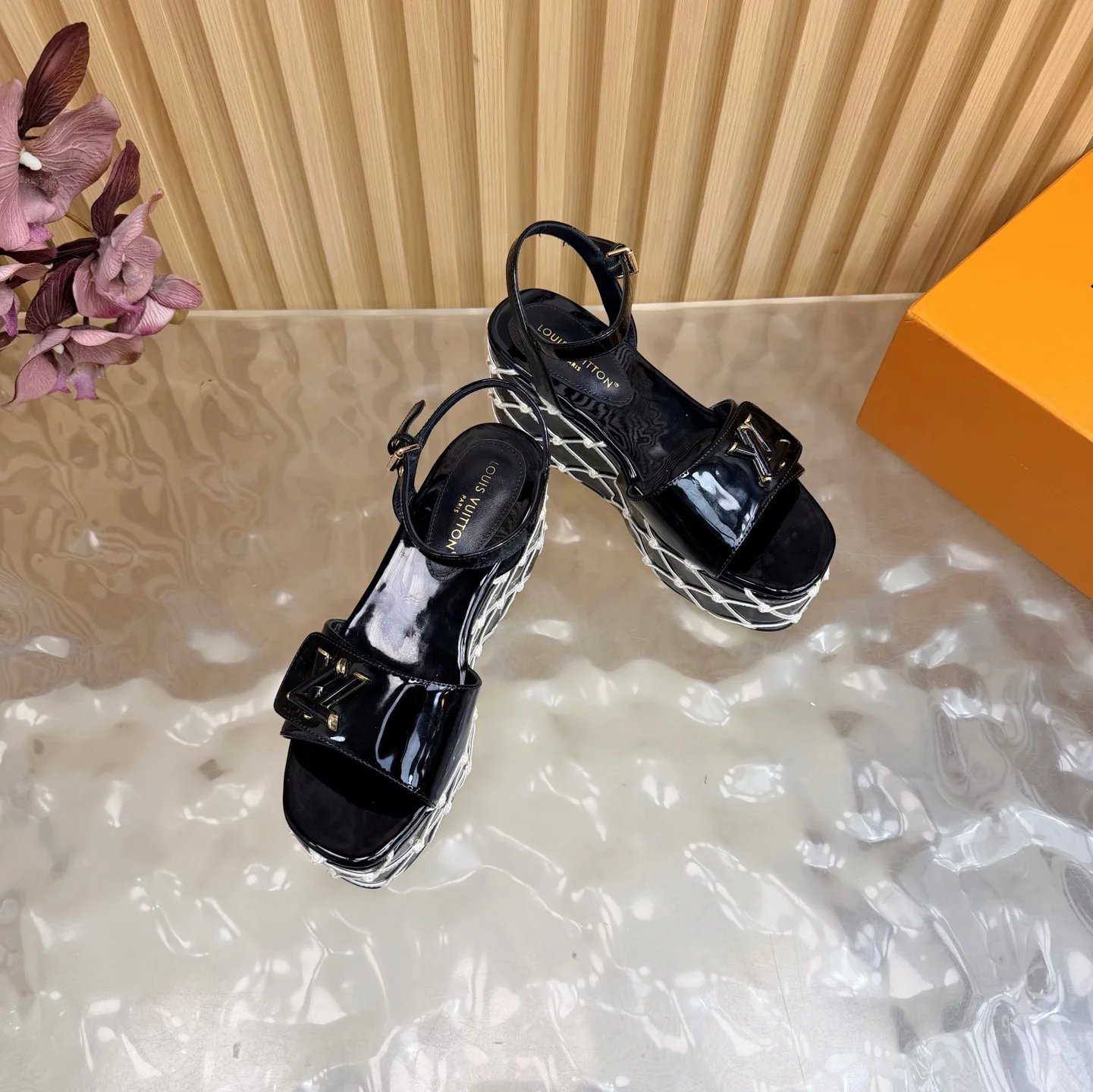 Босоножки Женские Louis Vuitton 12615432