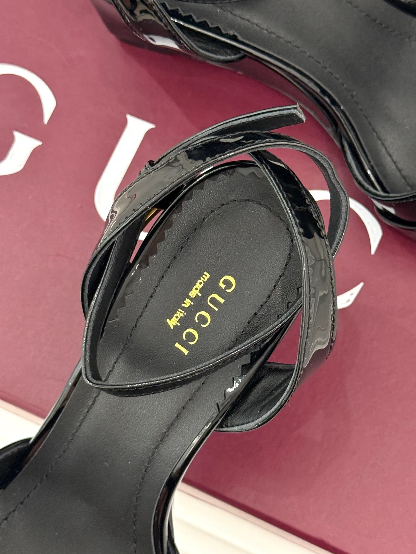 Босоножки Женские Gucci 18034495
