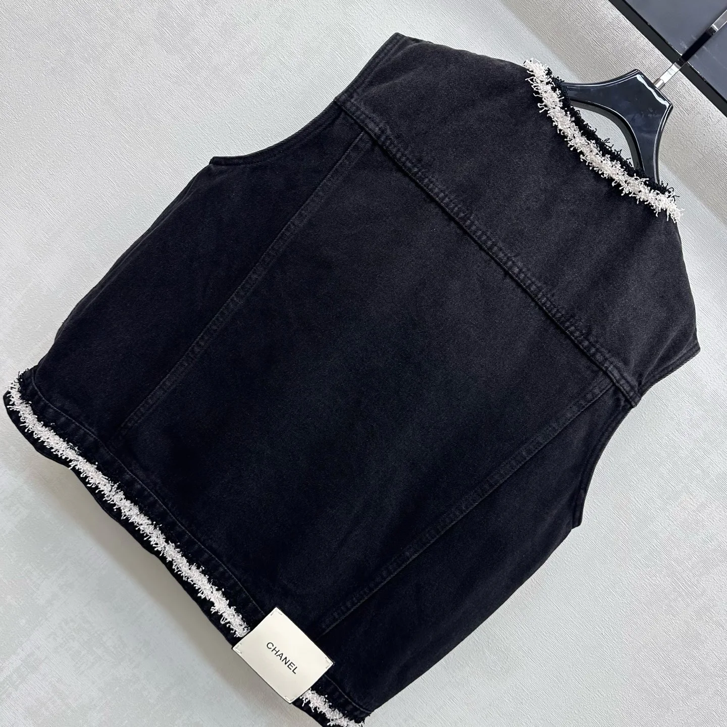 Жилеты Женские Chanel 18631436