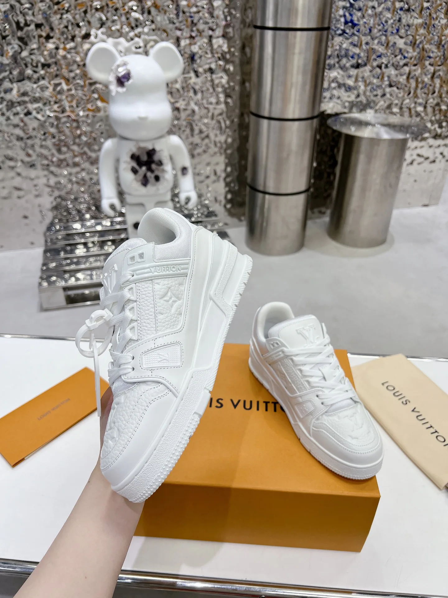 Кроссовки Женские Louis Vuitton 11707384