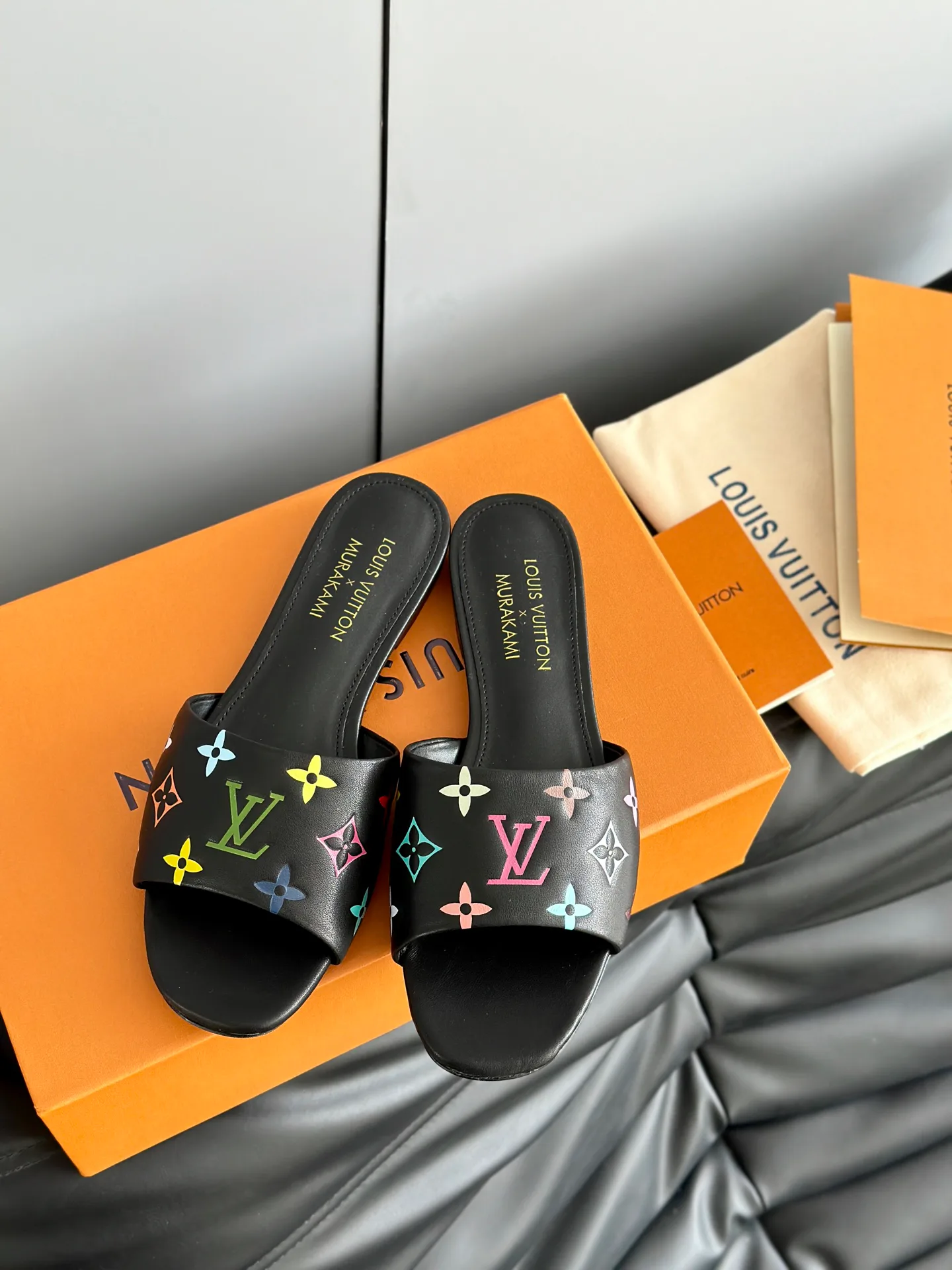 Шлепанцы Женские Louis Vuitton 12798374