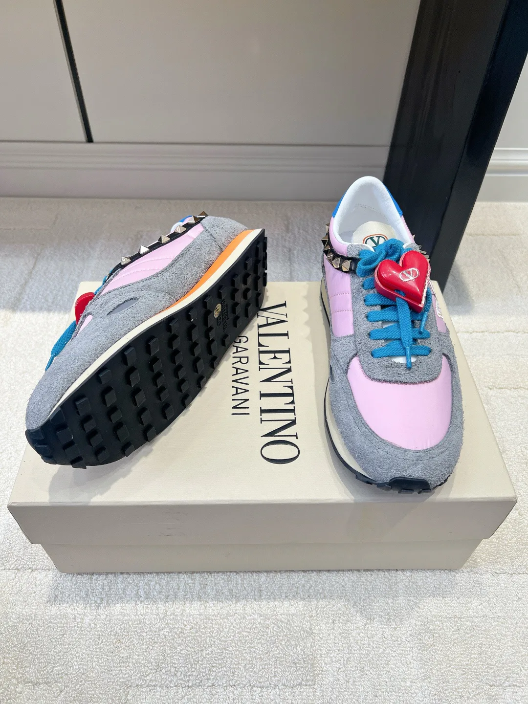 Кроссовки Женские Valentino 18436565