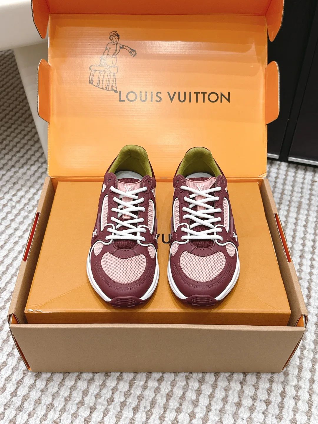 Кроссовки Женские Louis Vuitton 11518608