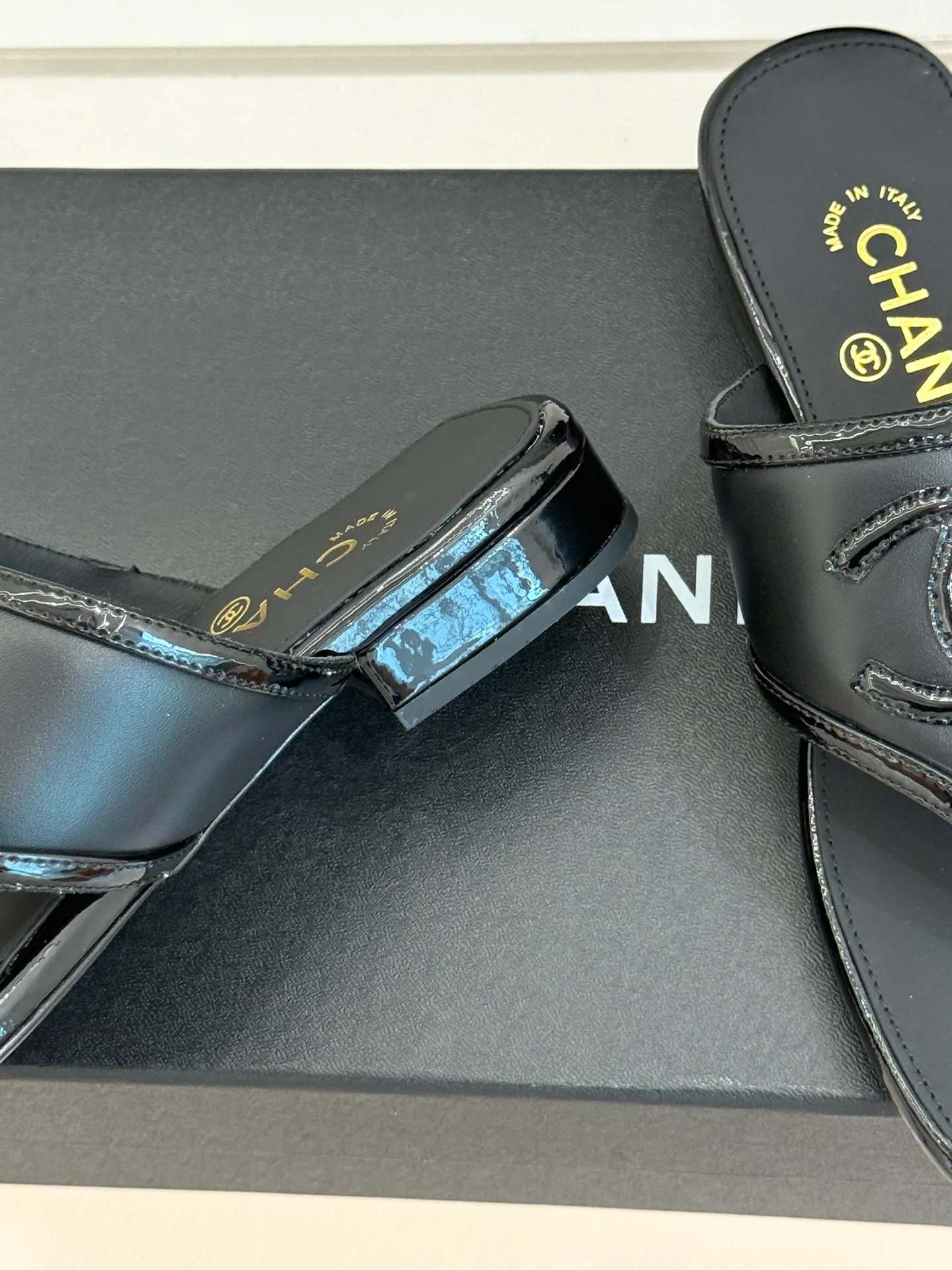 Шлепанцы Женские Chanel 17425289