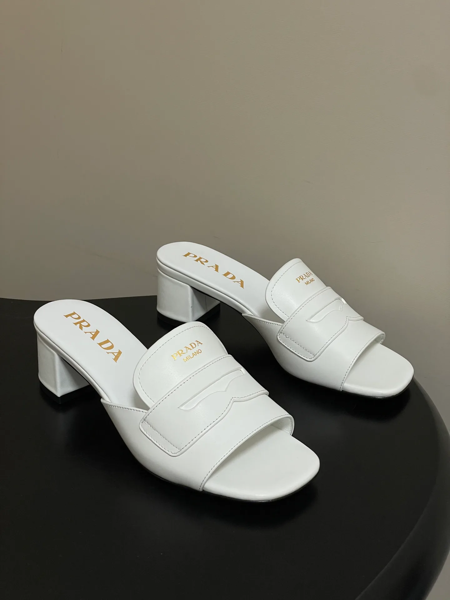 Босоножки Женские Prada 10993967