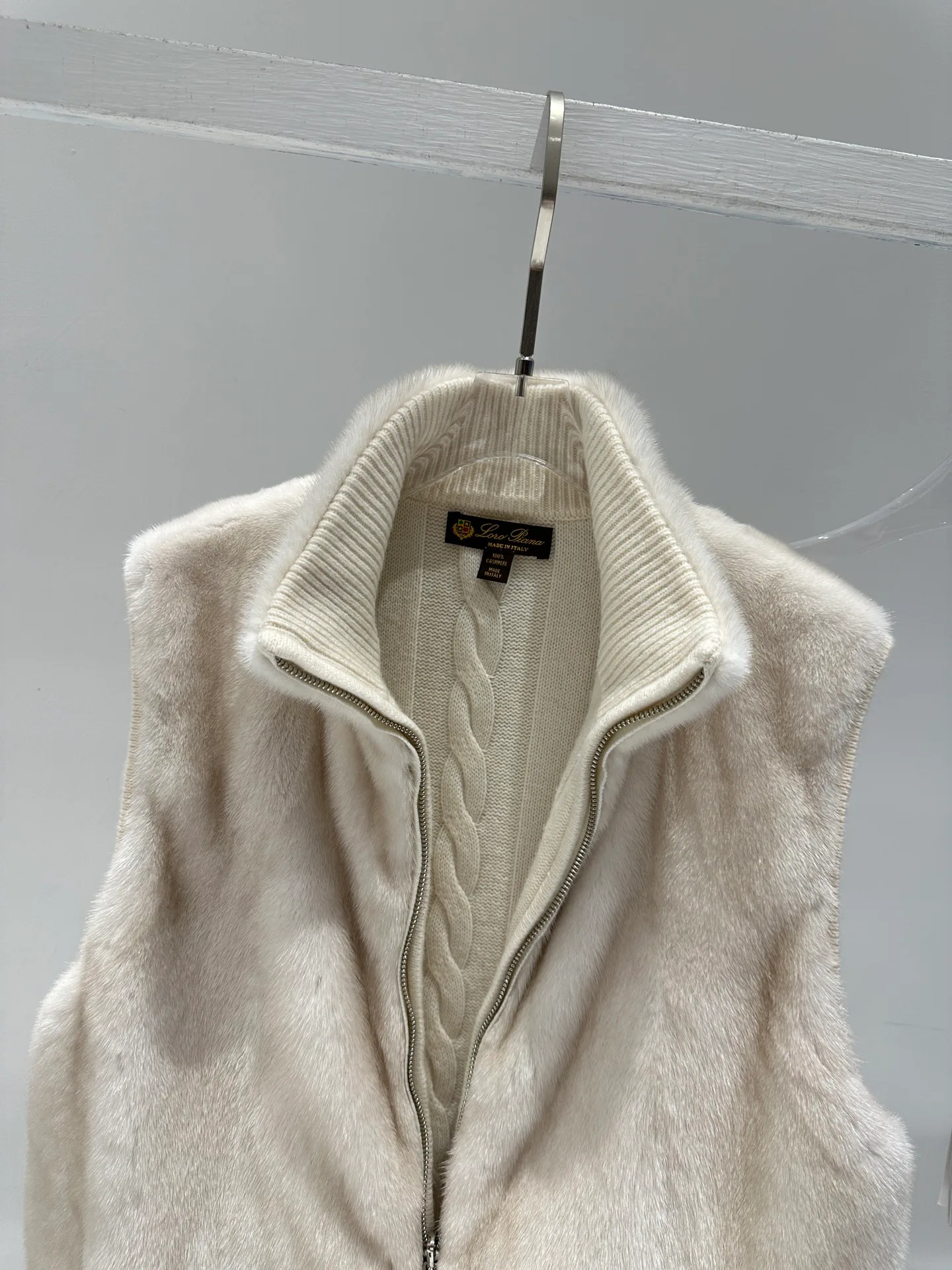 Жилеты Женские Loro Piana 18082892