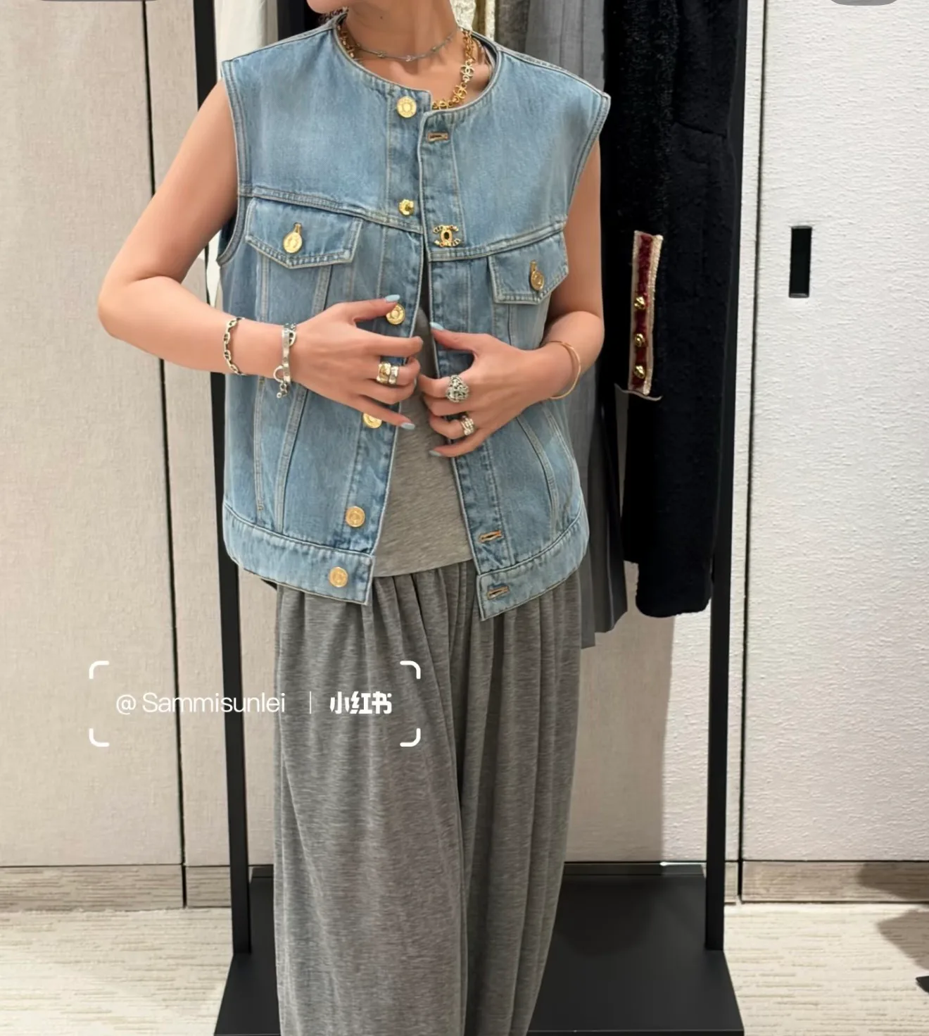 Жилеты Женские Chanel 16905619
