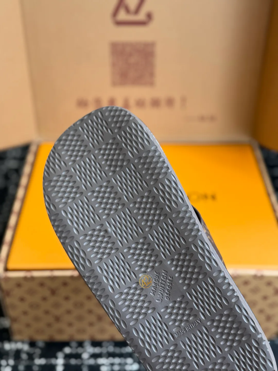 Шлепанцы Мужские Louis Vuitton 17615641