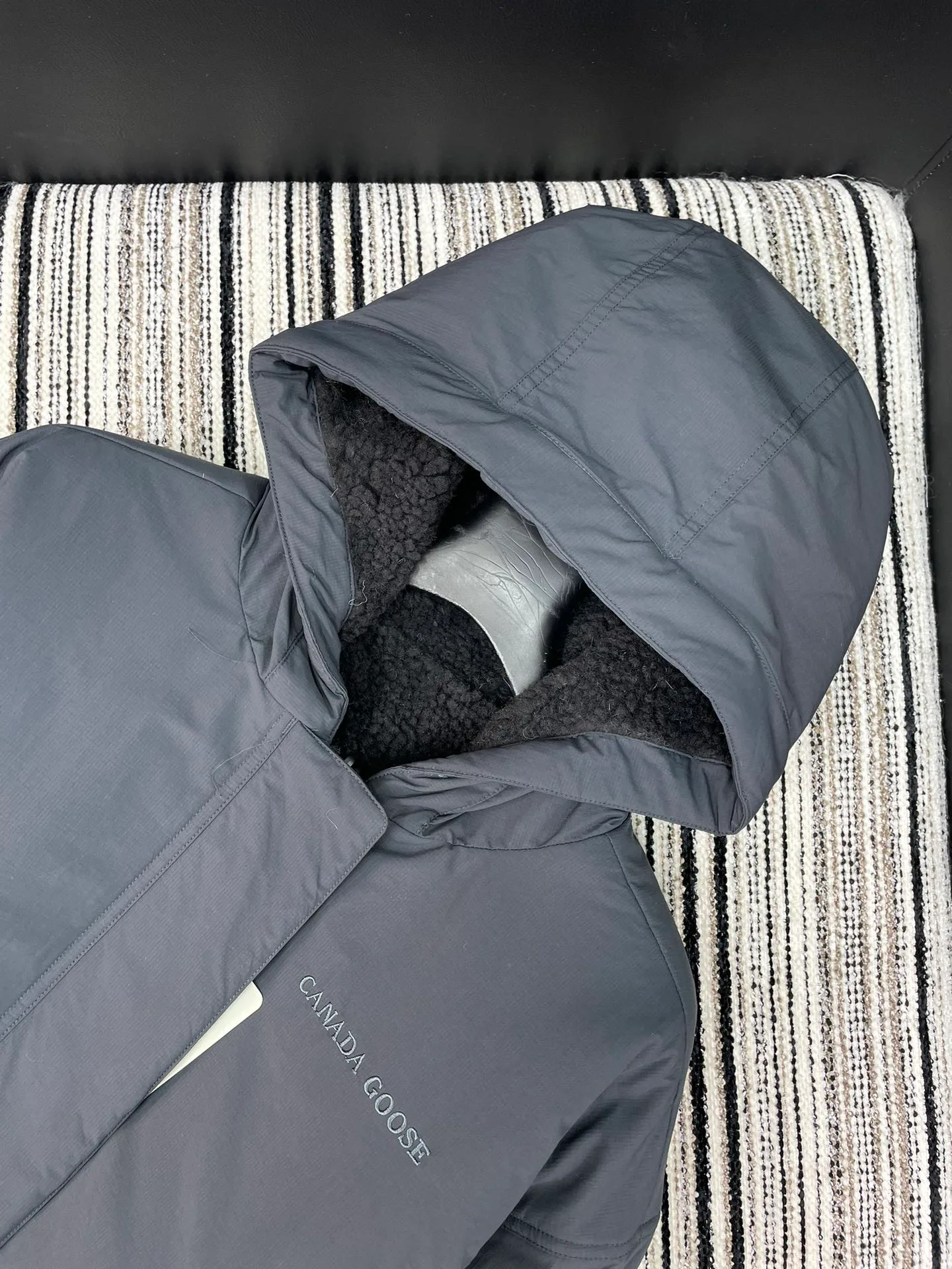 Куртки И Пуховики Женские Canada Goose 303653