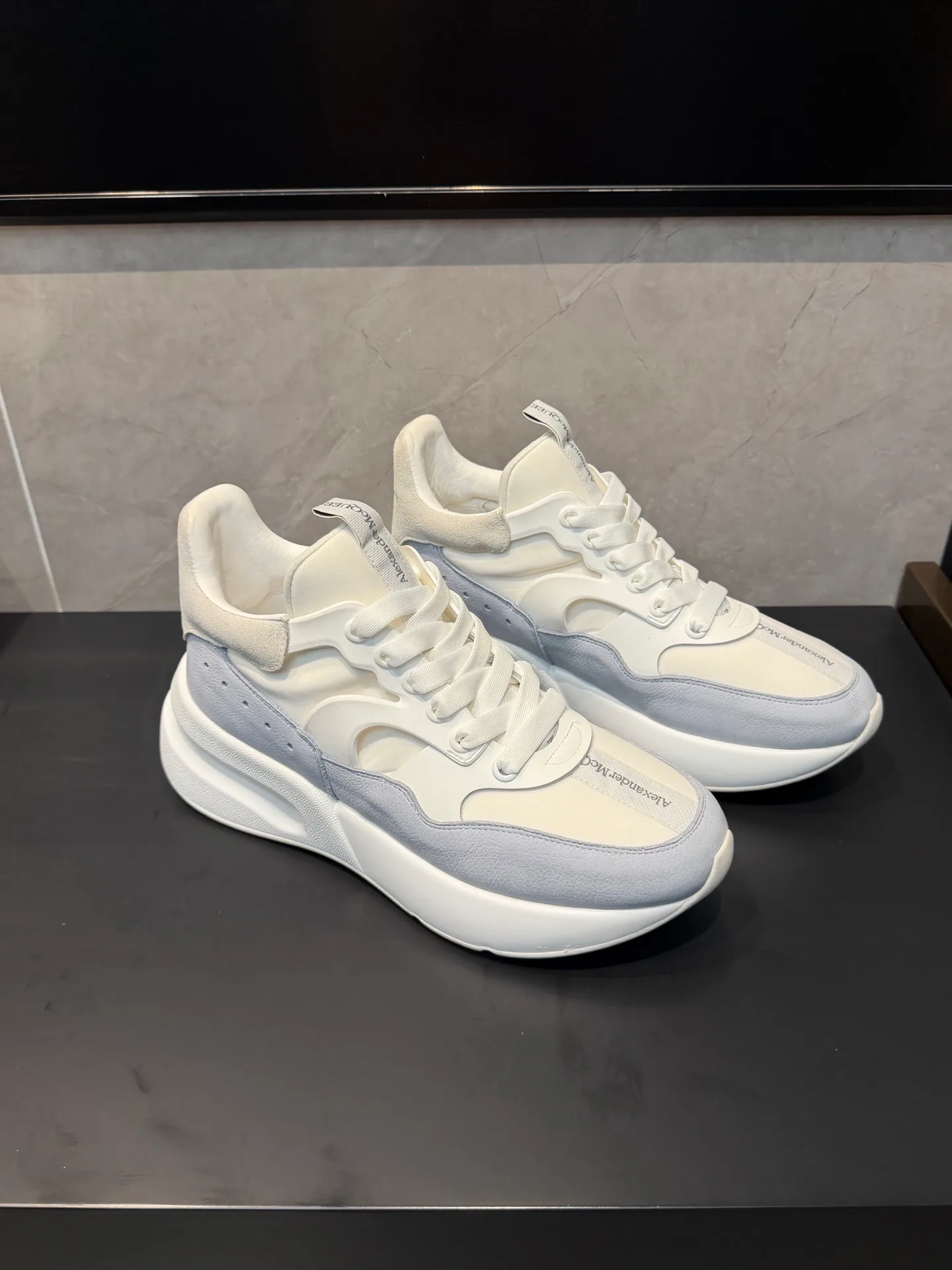 Кроссовки Женские Alexander Mcqueen 18363840