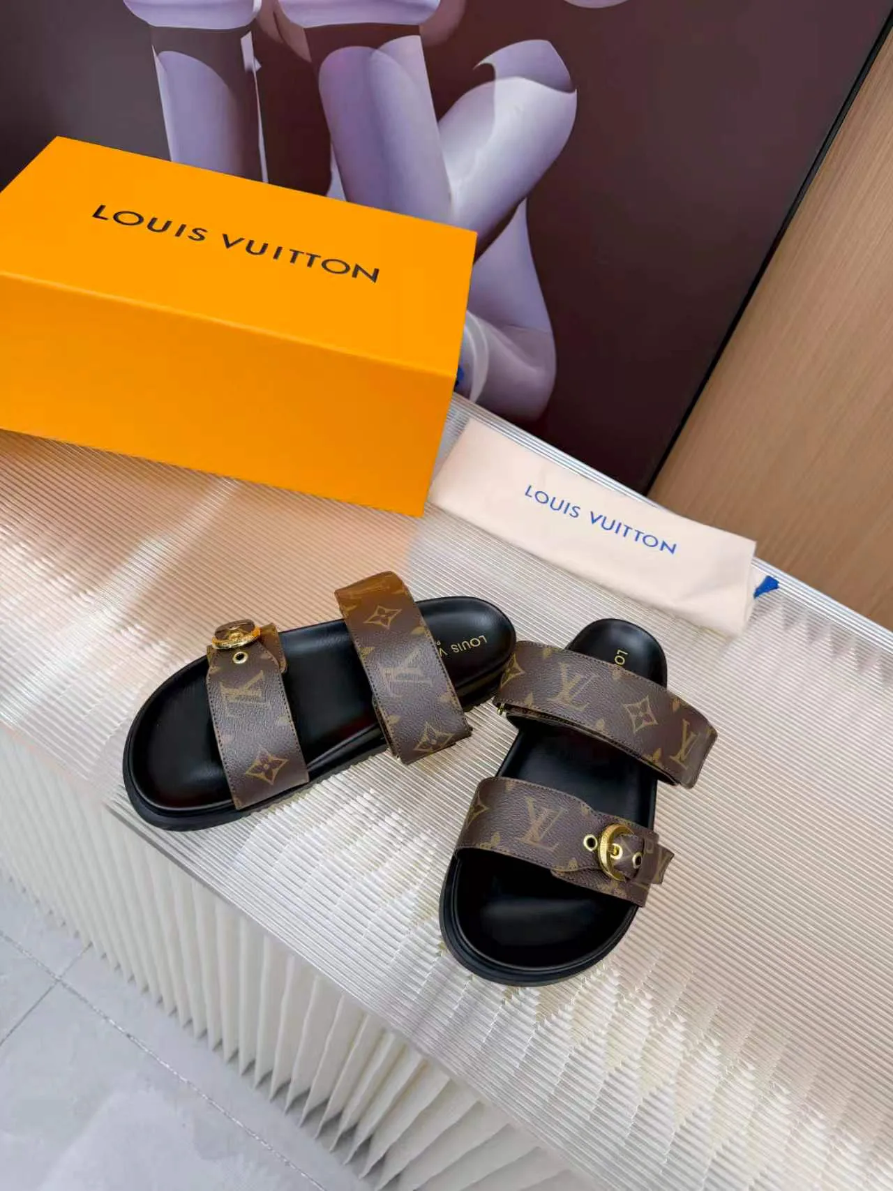 Шлепанцы Женские Louis Vuitton 11633029