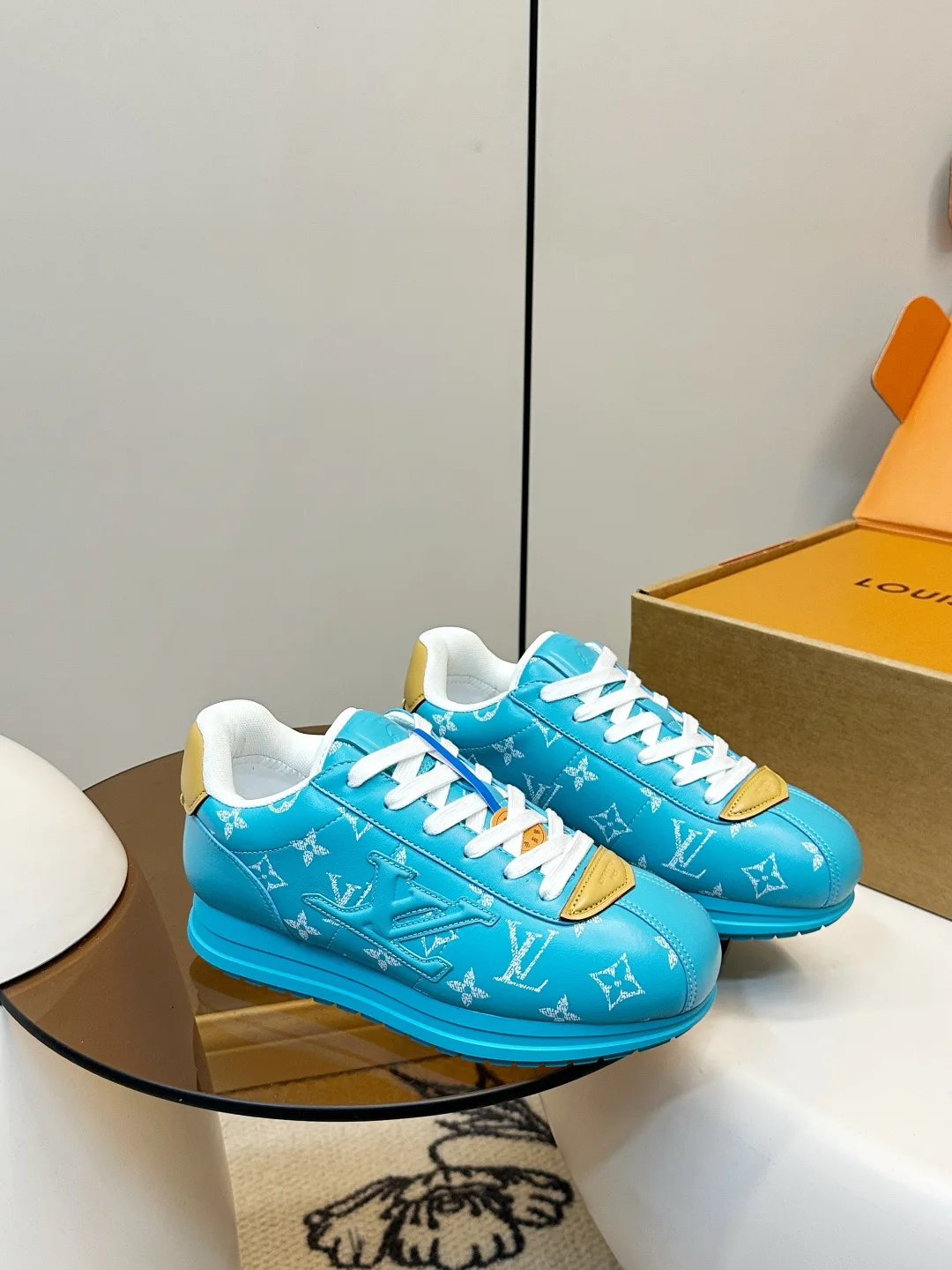 Кроссовки Женские Louis Vuitton 4948533