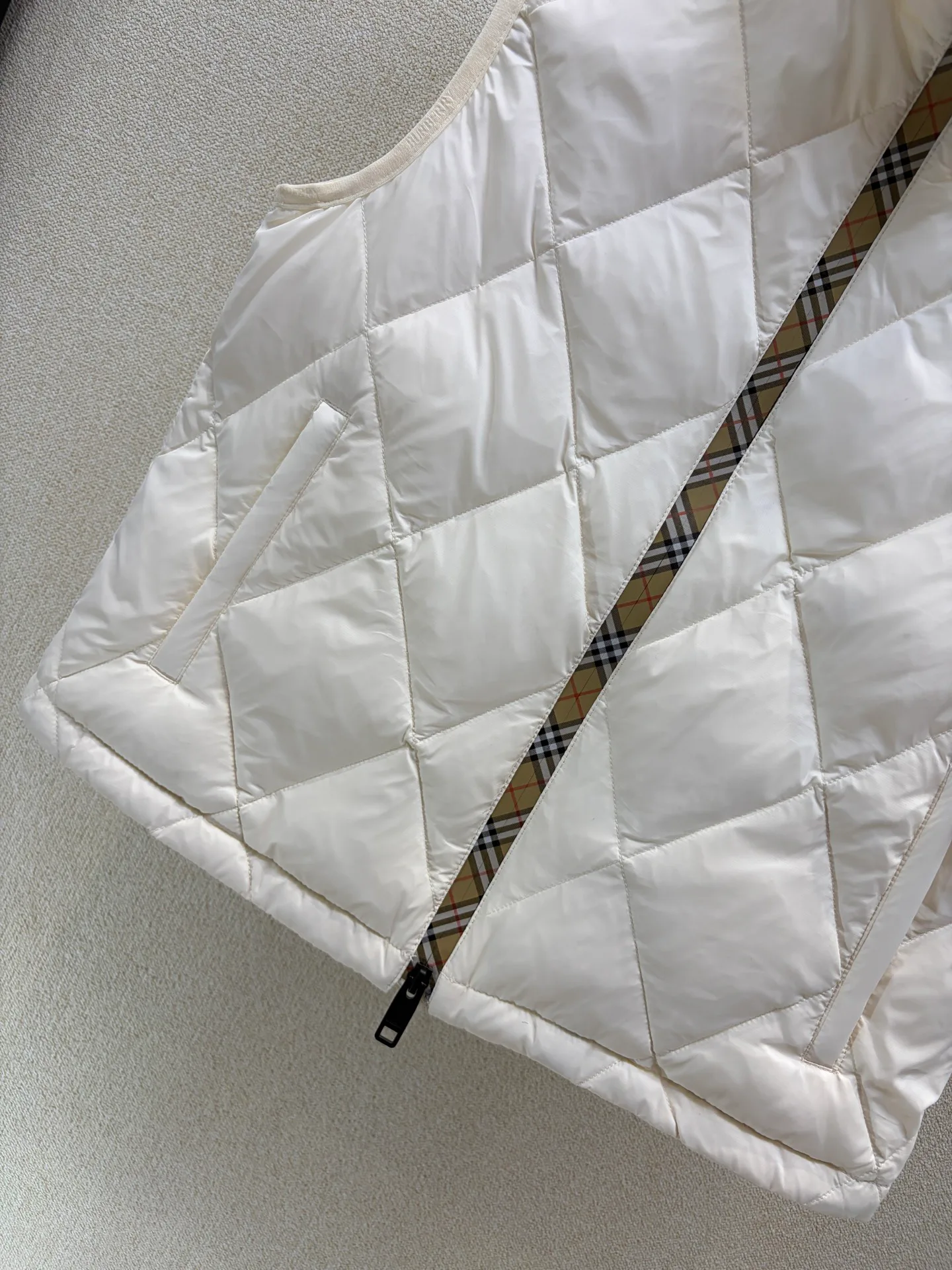 Жилеты Женские Burberry 18506583