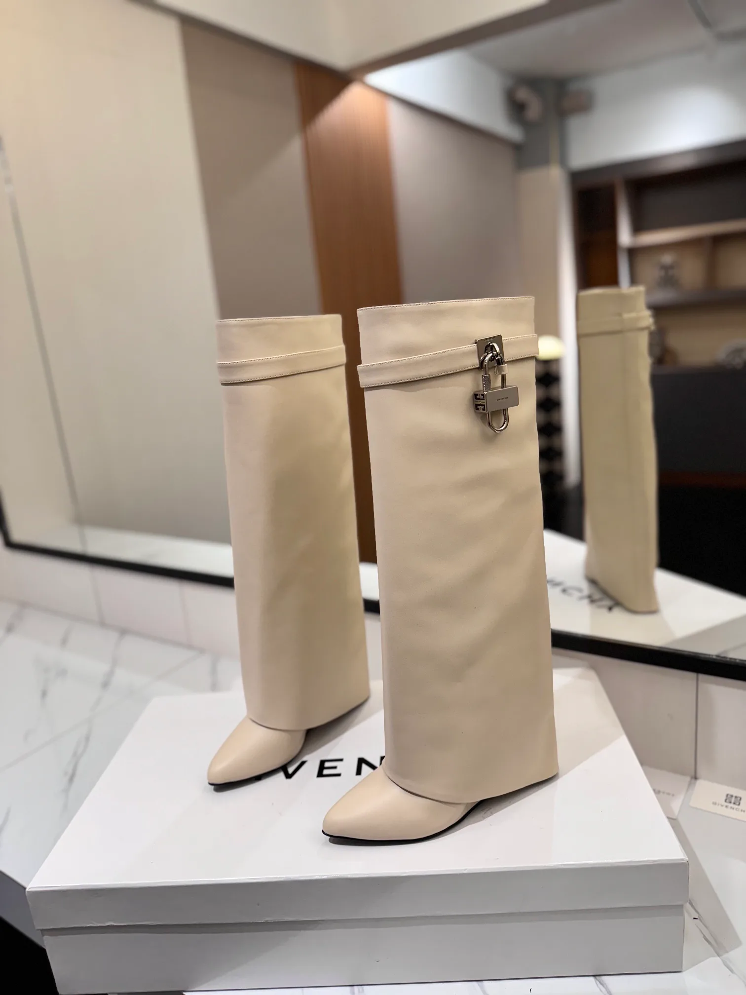 Сапоги Женские Givenchy 18872945