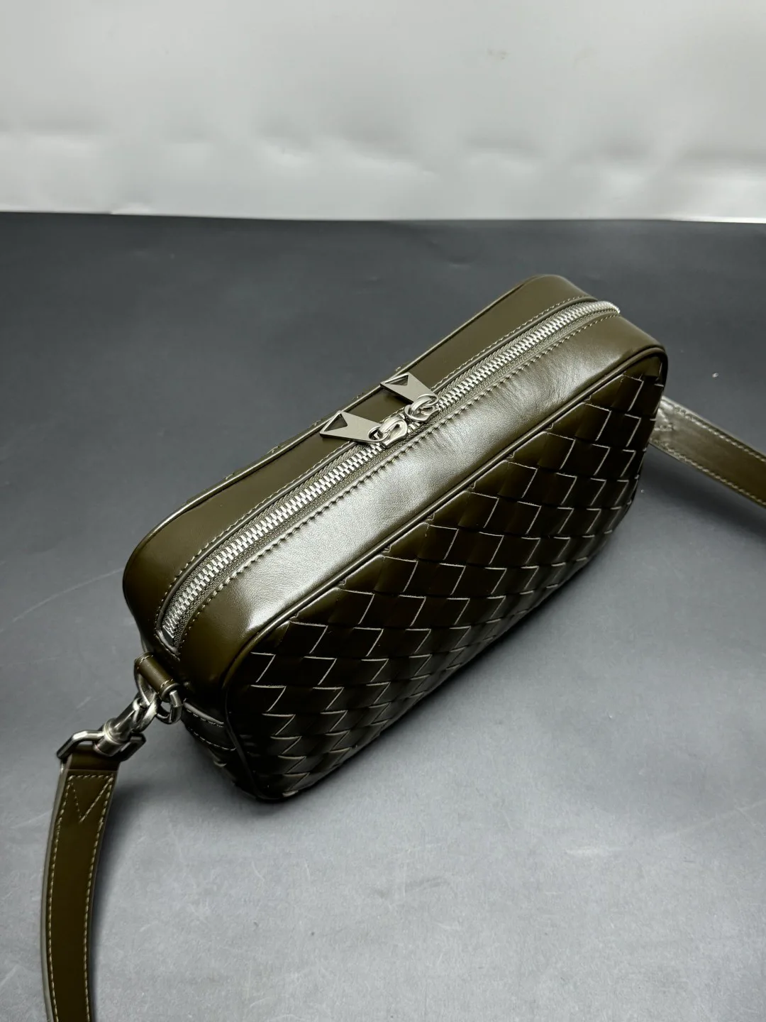 Сумки На Ремне Женские Bottega Veneta 2265829