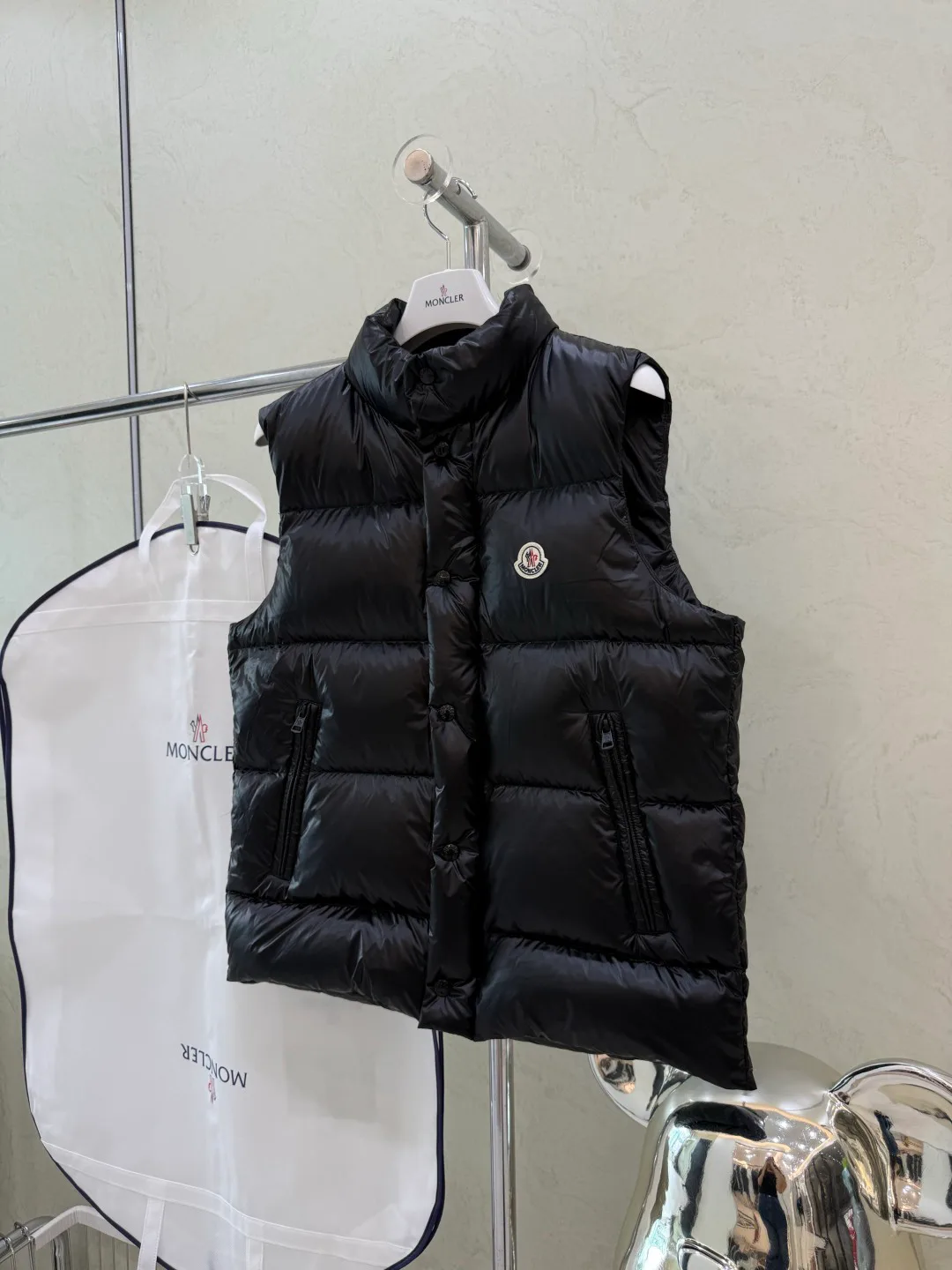Жилеты Женские Moncler 18052717