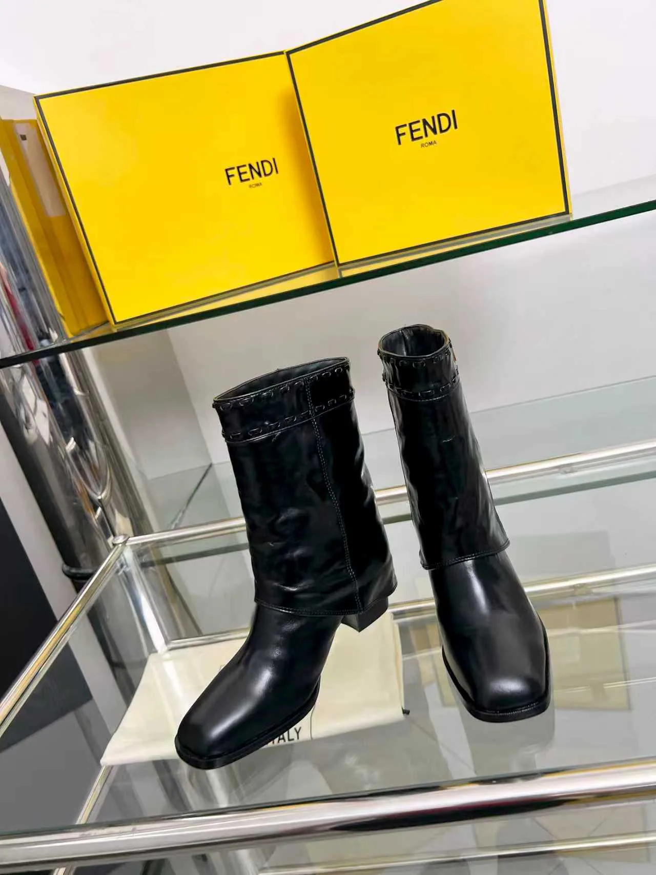 Сапоги Женские Fendi 18104321