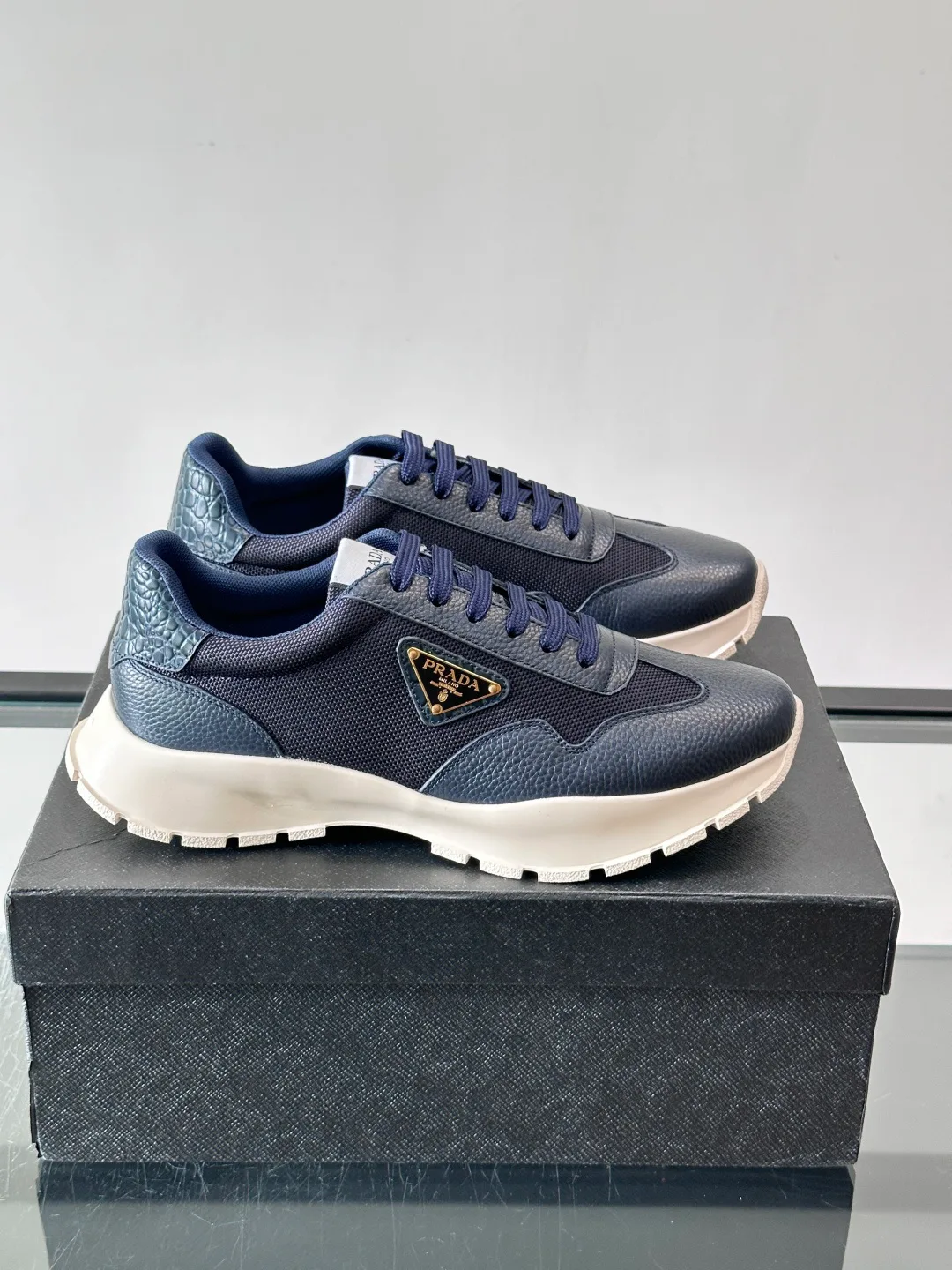 Кроссовки Мужские Prada 18055726