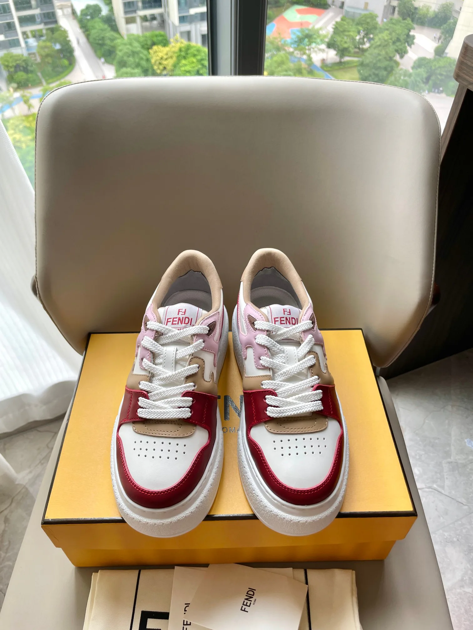 Кроссовки Женские Fendi 10822615