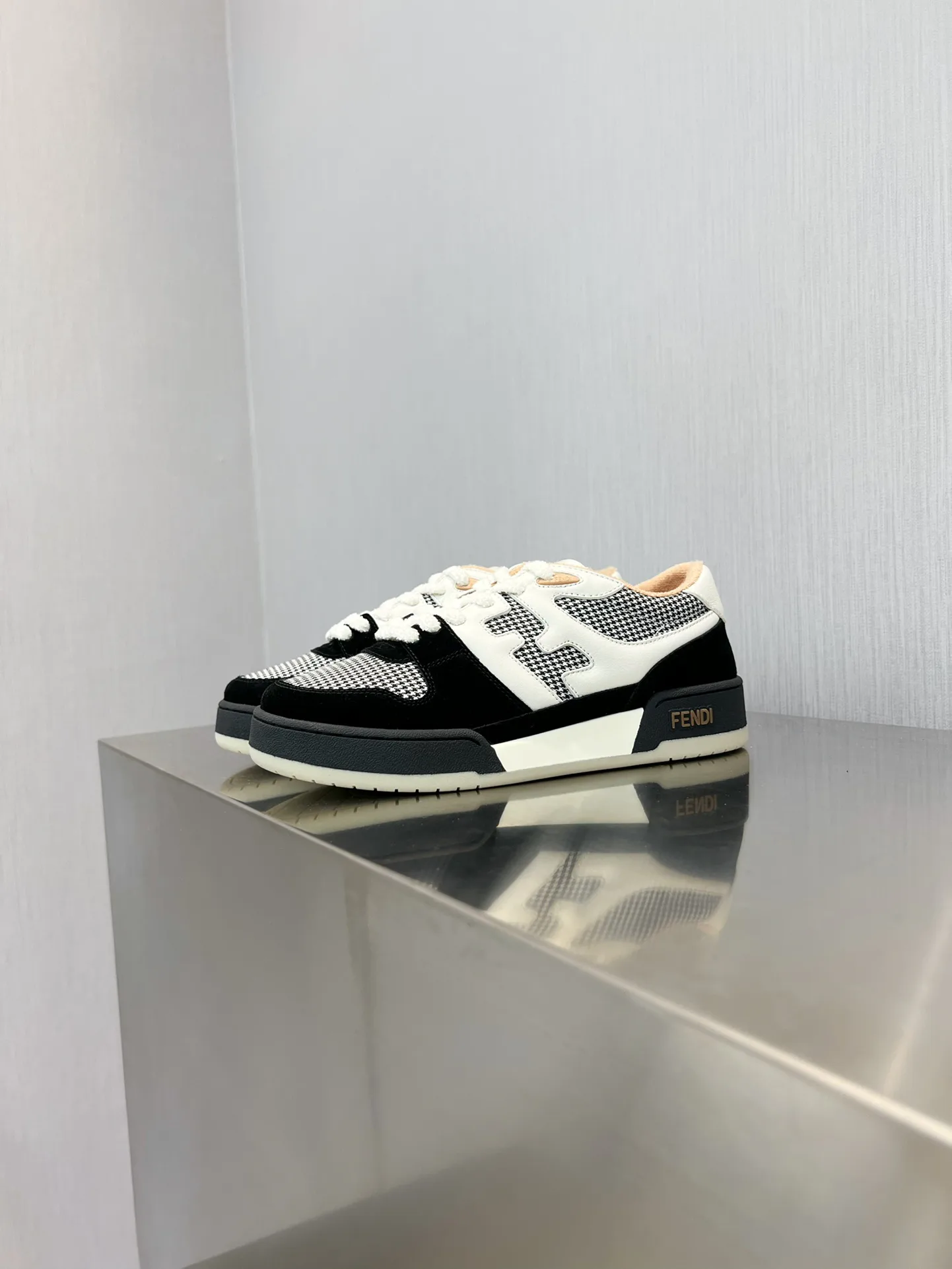 Кроссовки Женские Fendi 5959003