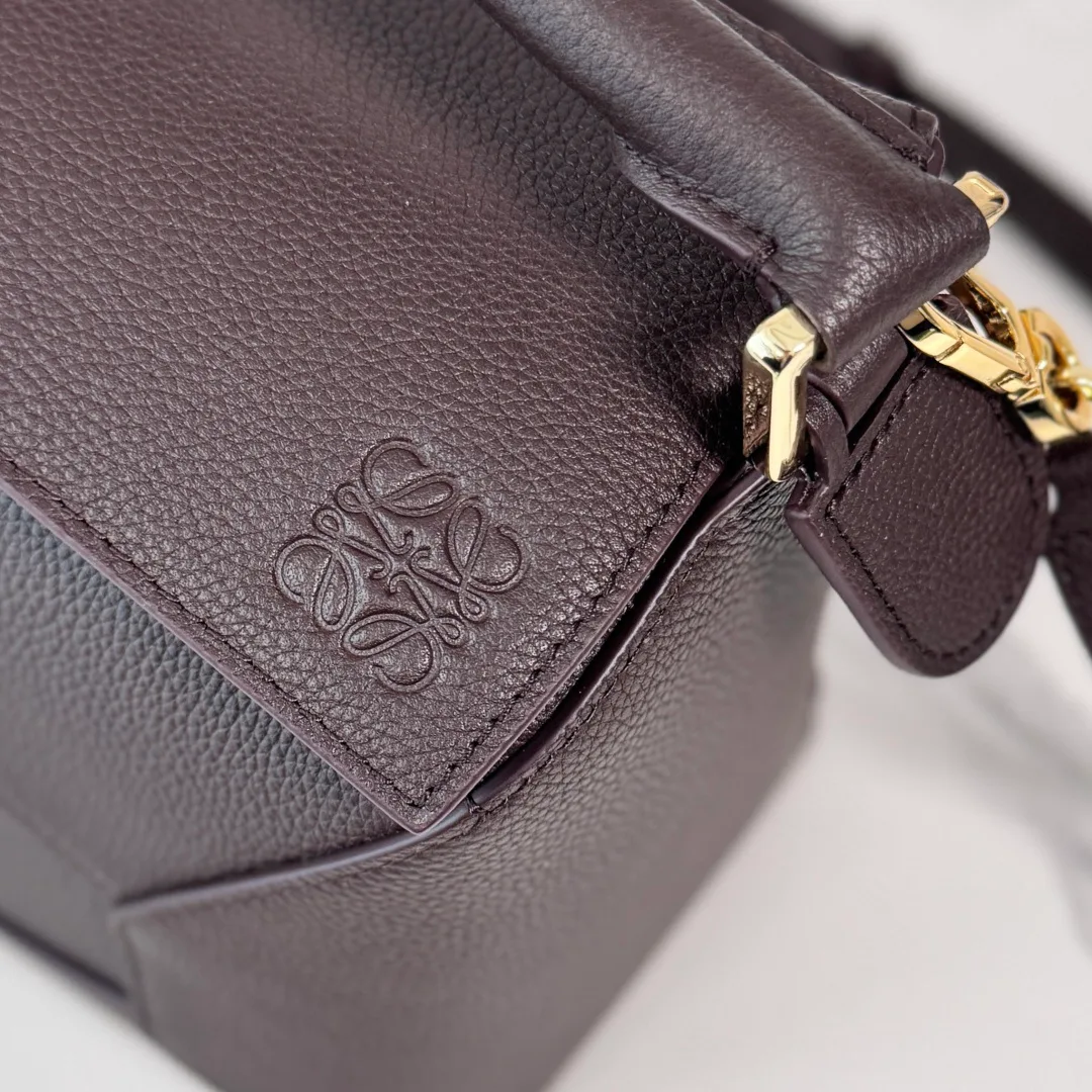 Классические Сумки Женские Loewe 12172483