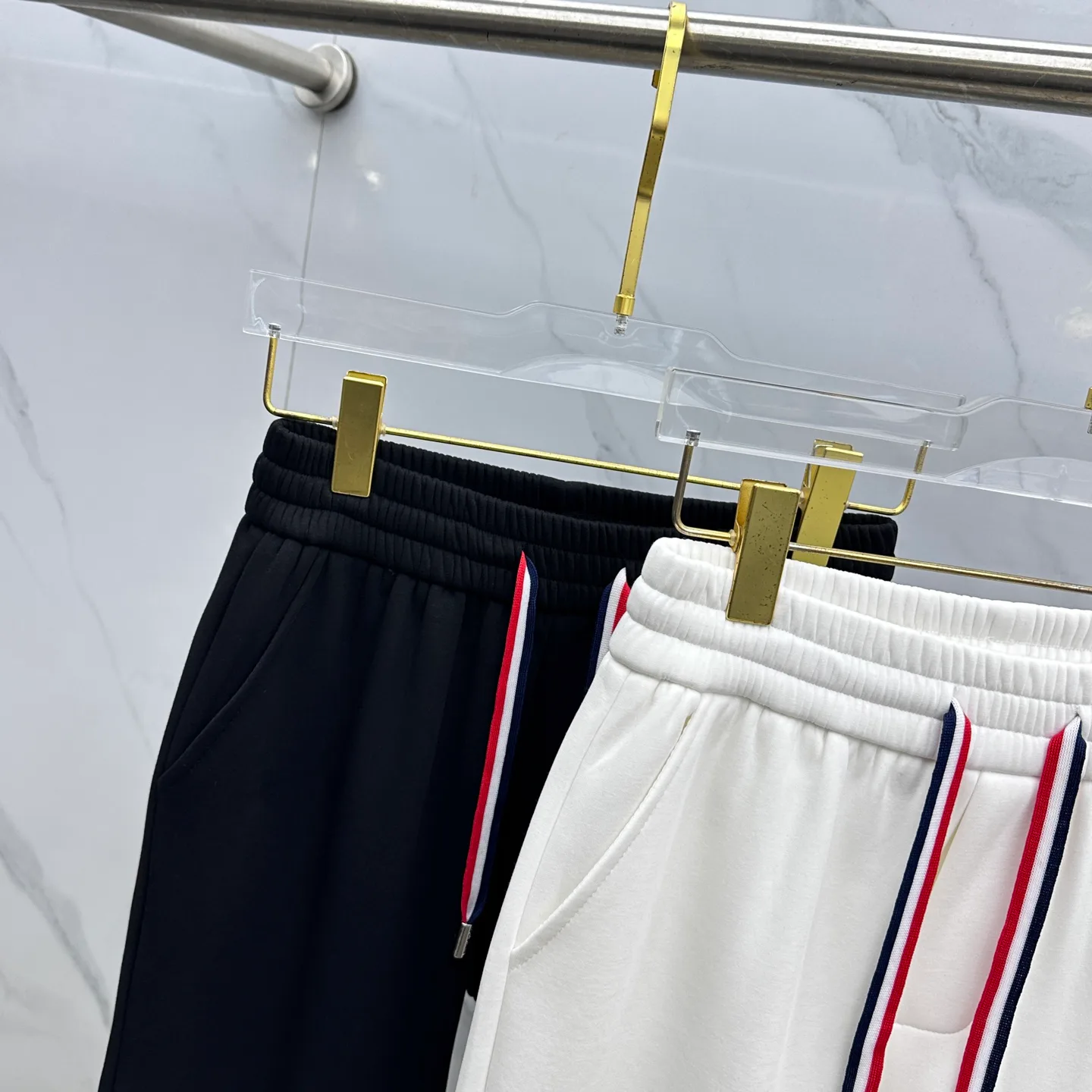 Брюки Мужские Moncler 18246680