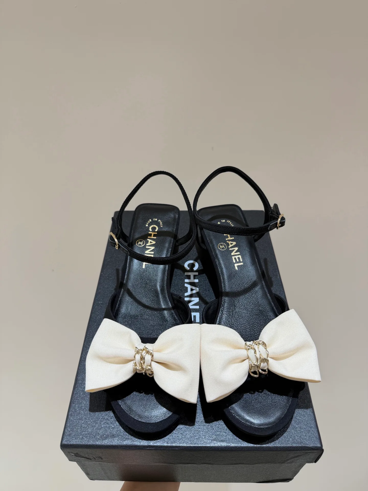Босоножки Женские Chanel 11630863