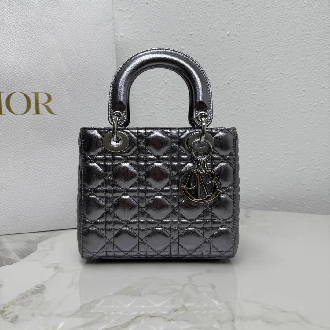 Классические Сумки Женские Christian Dior 16974207