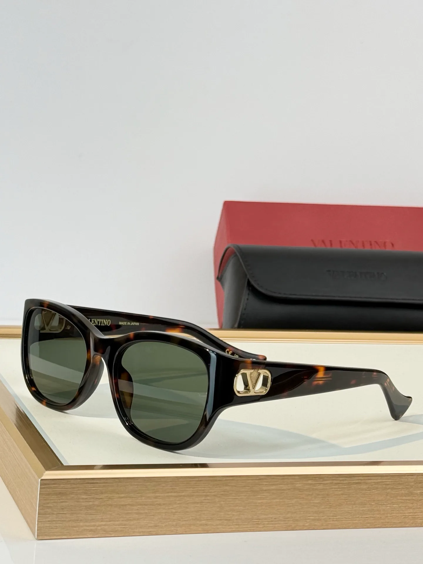 Очки Valentino 18350402