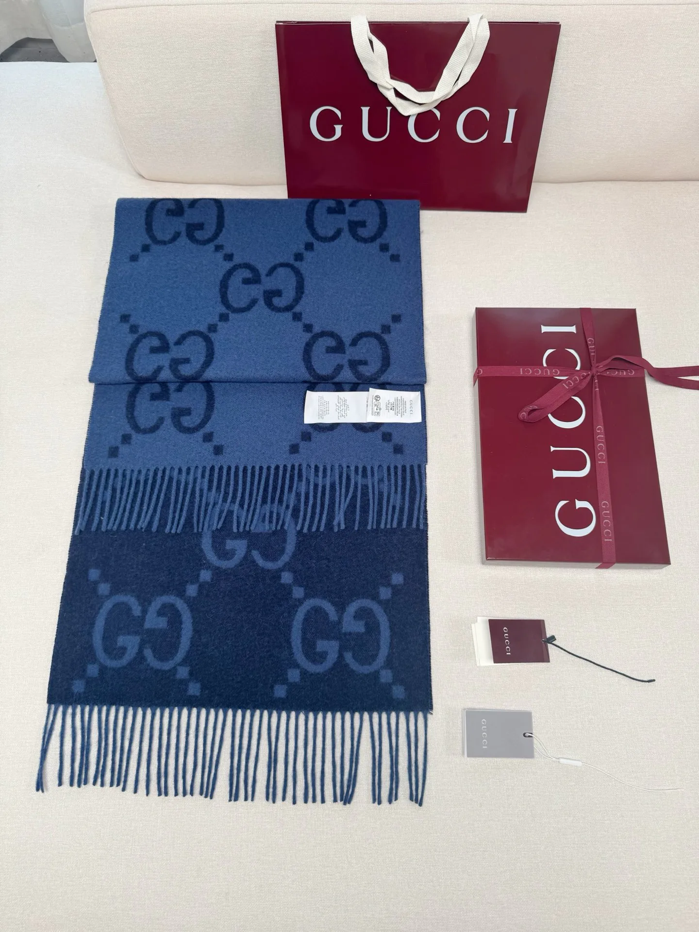 Шарфы Gucci 17945380