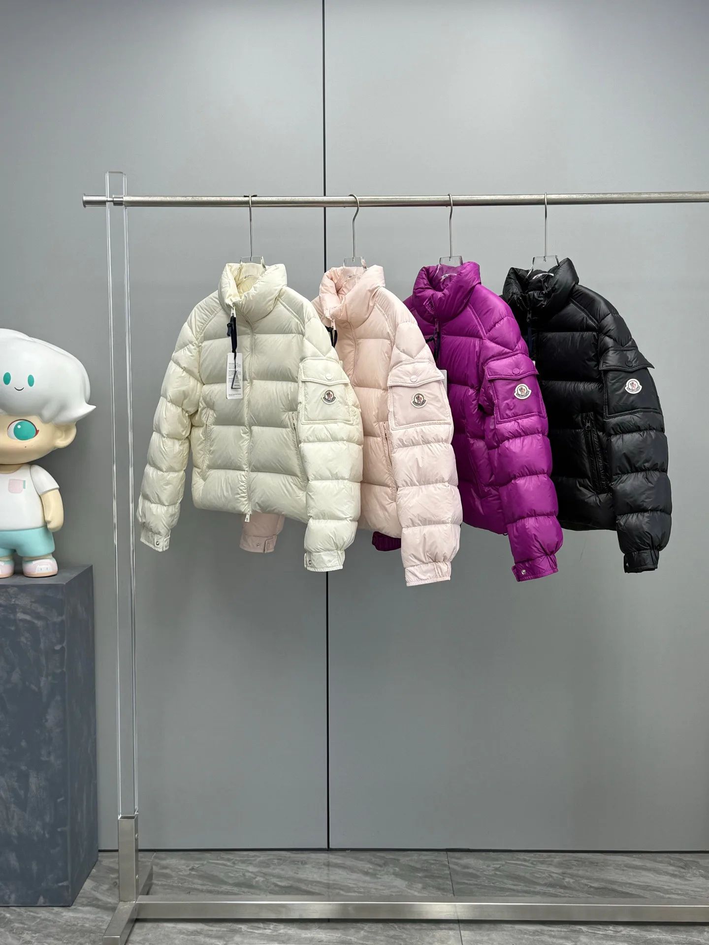Куртки И Пуховики Женские Moncler 18048192