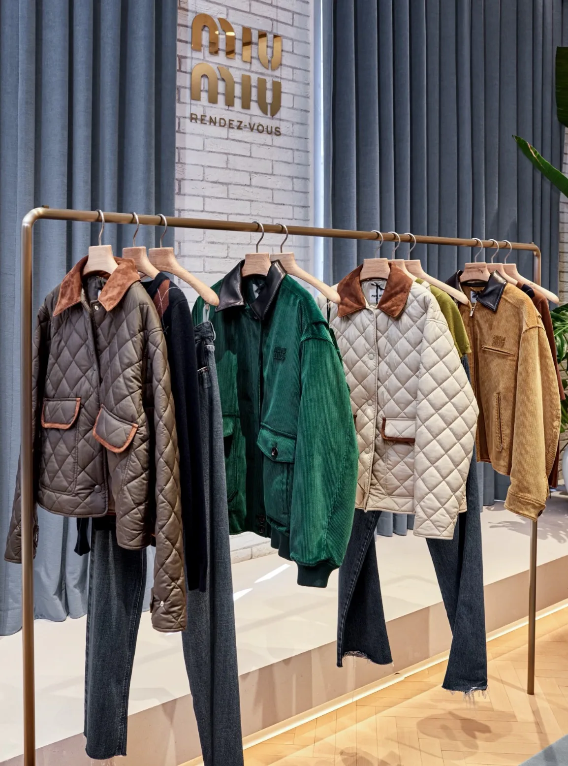 Куртки И Пуховики Женские Miu Miu 1857550