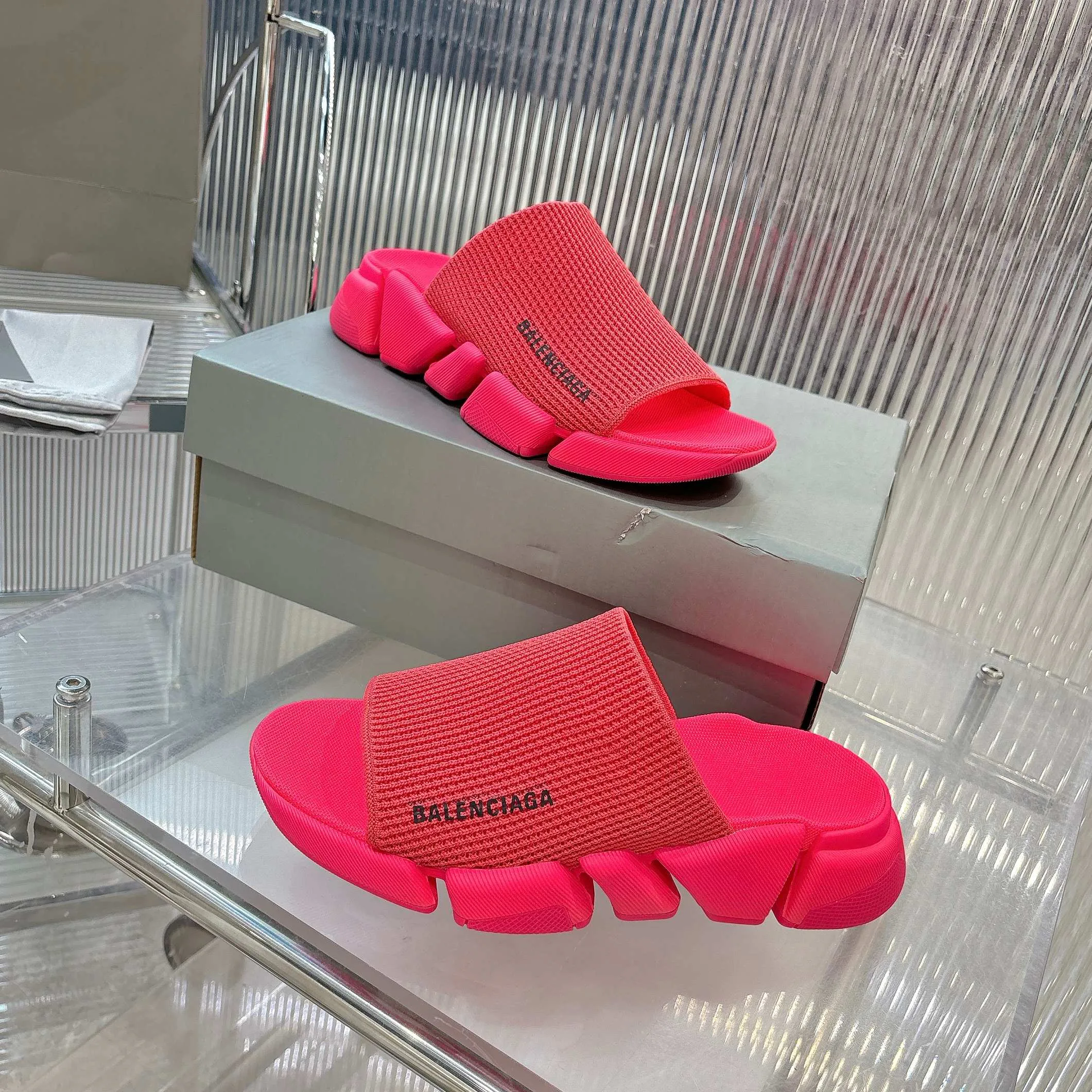 Шлепанцы Женские Balenciaga 17182655