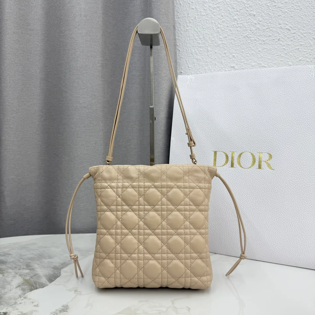 Классические Сумки Женские Christian Dior 12622368