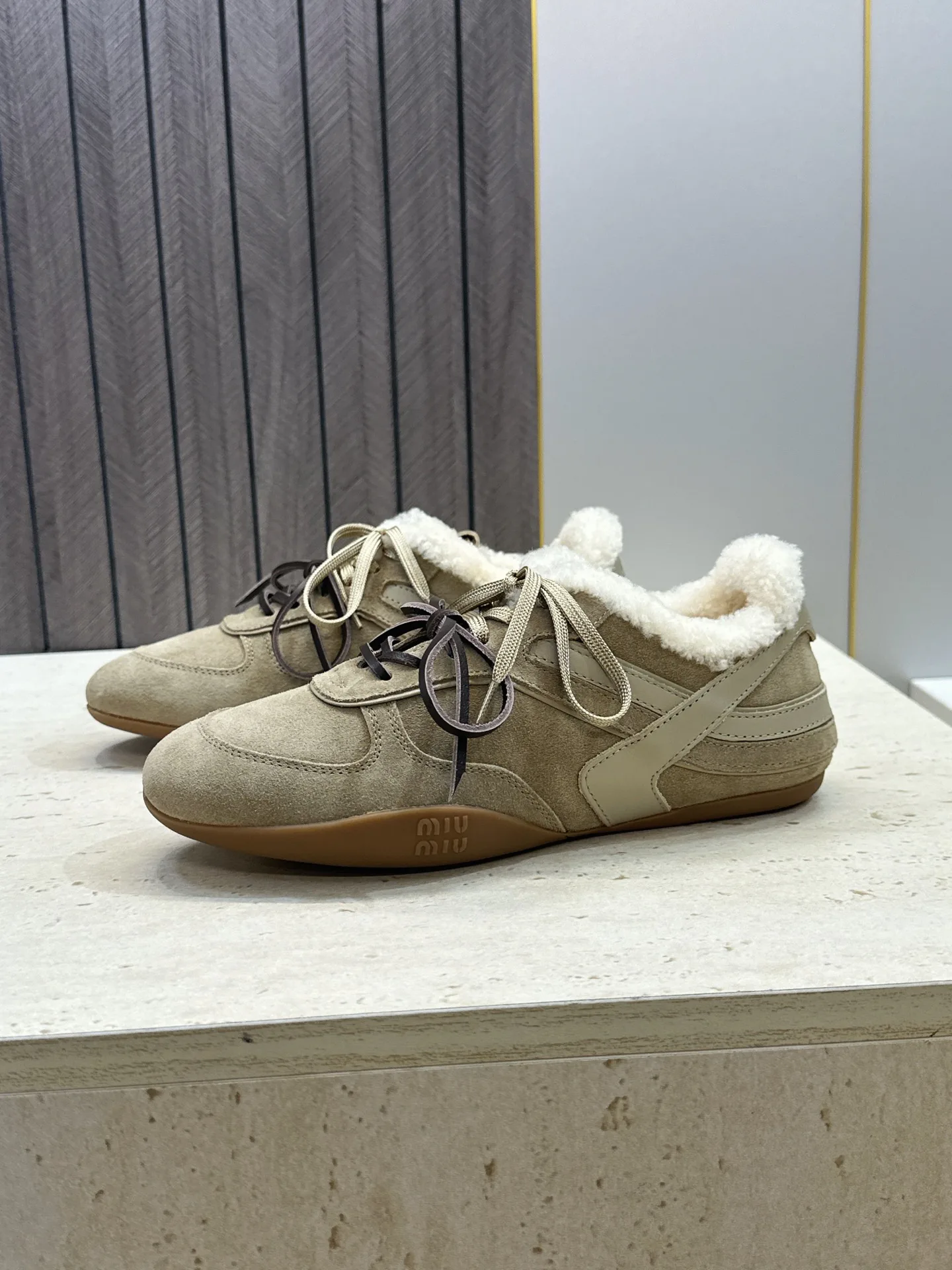 Кроссовки Женские Miu Miu 19253347
