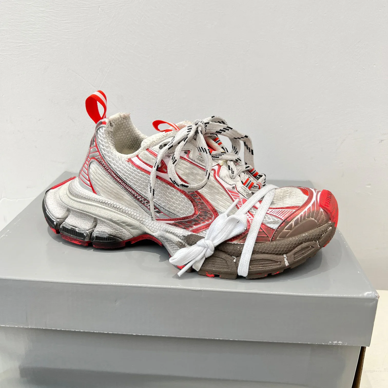 Кроссовки Женские Balenciaga 6606302