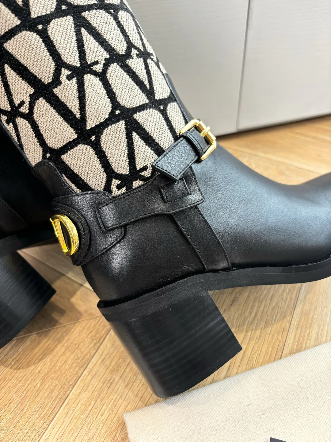 Сапоги Женские Valentino 18356257