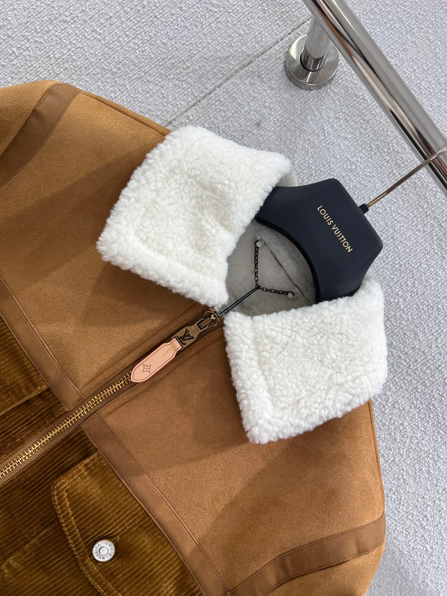 Куртки И Пуховики Женские Louis Vuitton 4342925