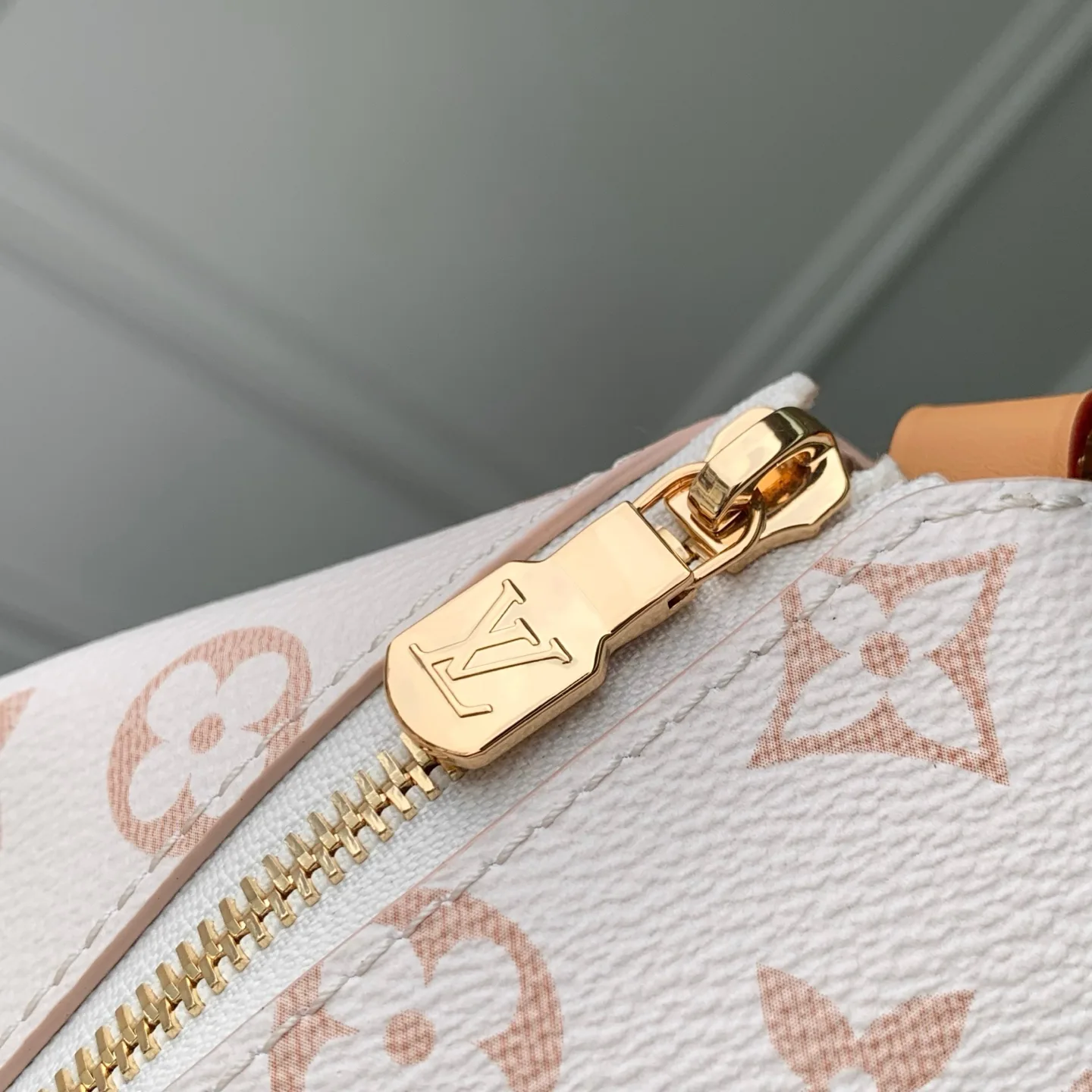 Сумки На Ремне Женские Louis Vuitton 18147520