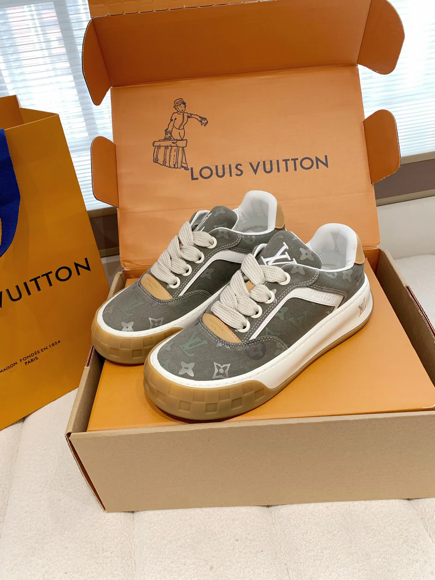 Кеды Женские Louis Vuitton 13183742