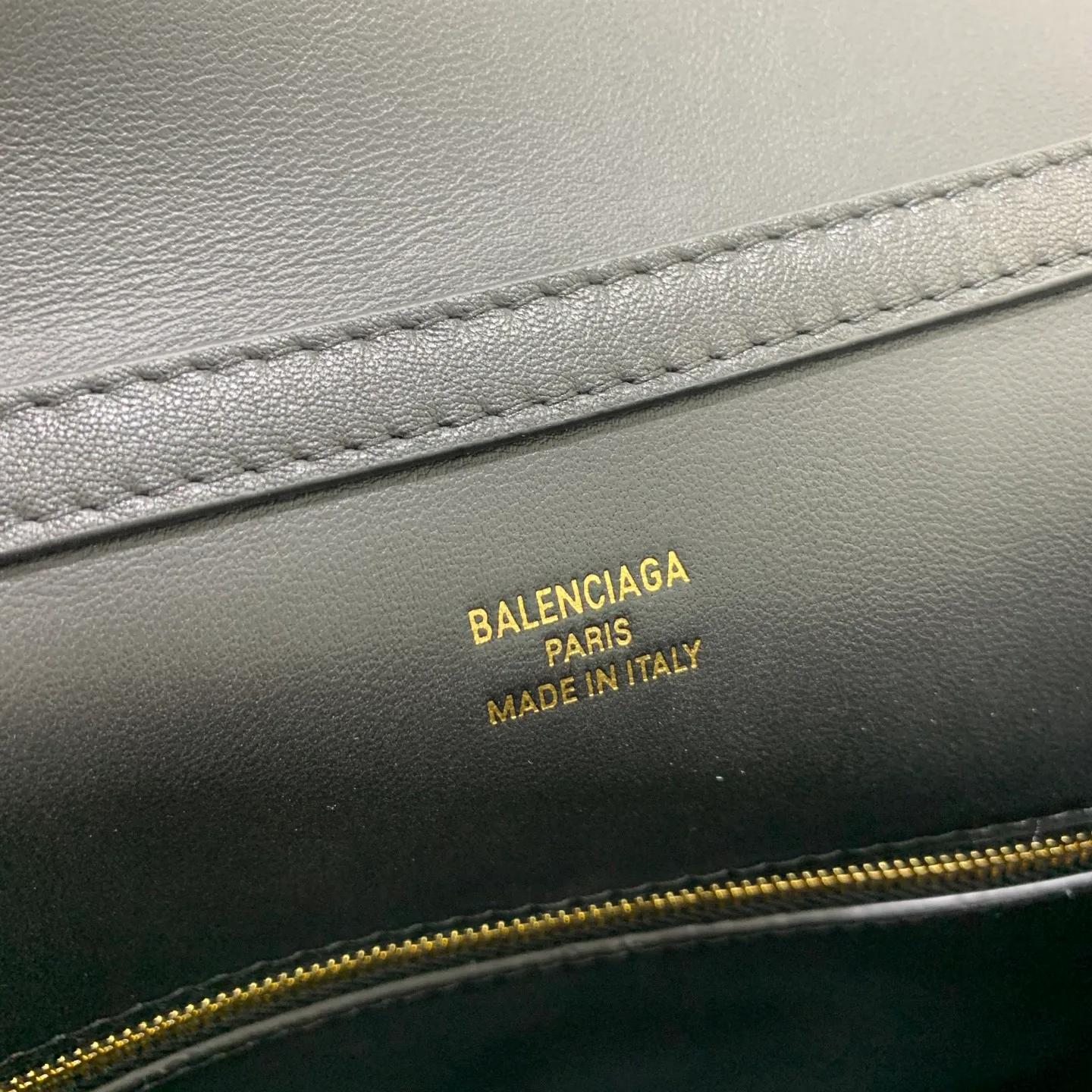 Классические Сумки Женские Balenciaga 18136460