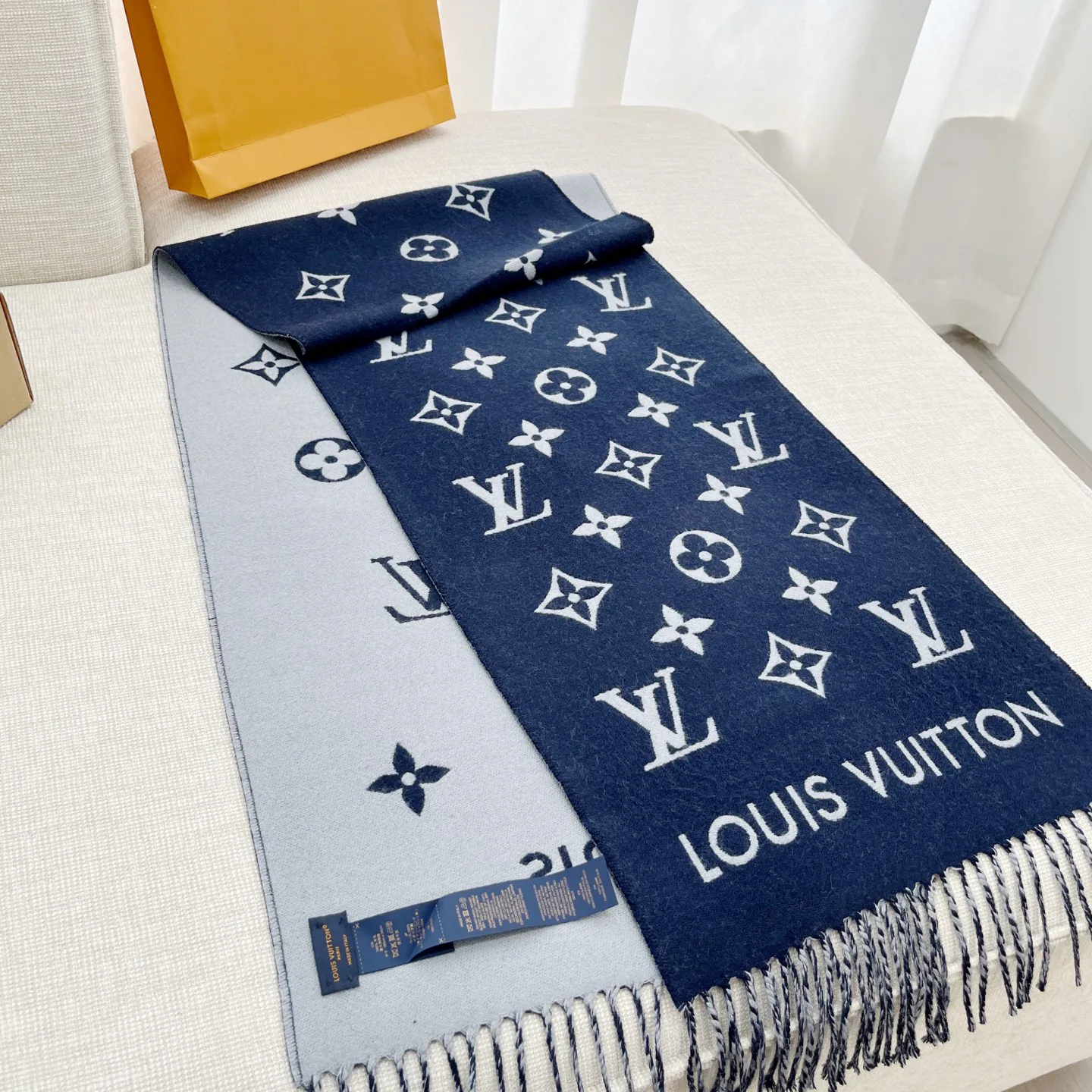 Шарфы Louis Vuitton 18462785