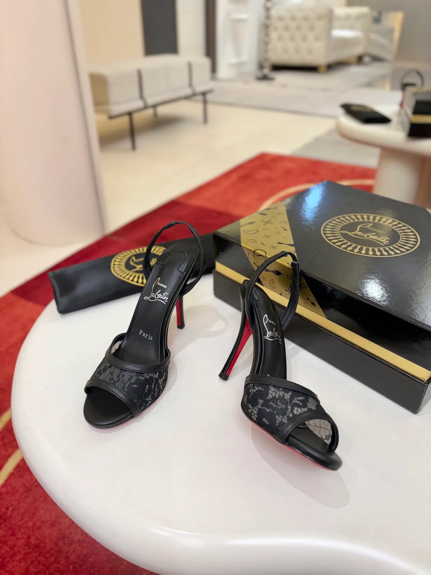Босоножки Женские Christian Louboutin 19581788
